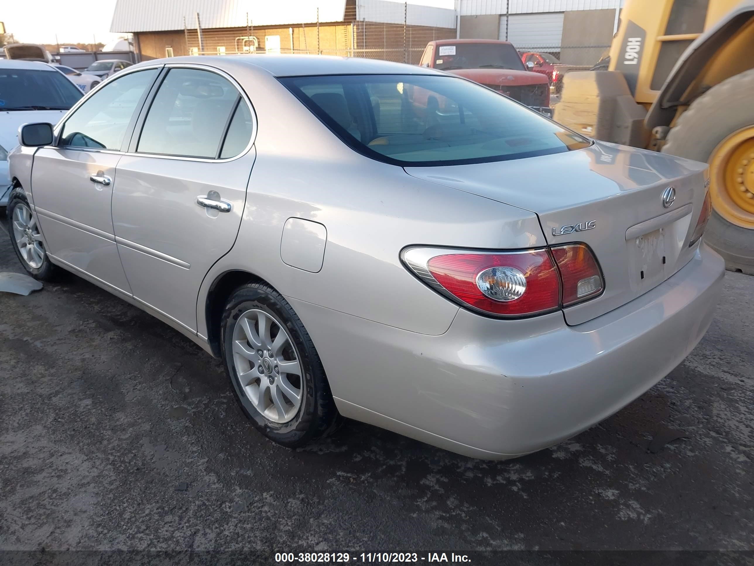 Photo 2 VIN: JTHBF30G320016166 - LEXUS ES 