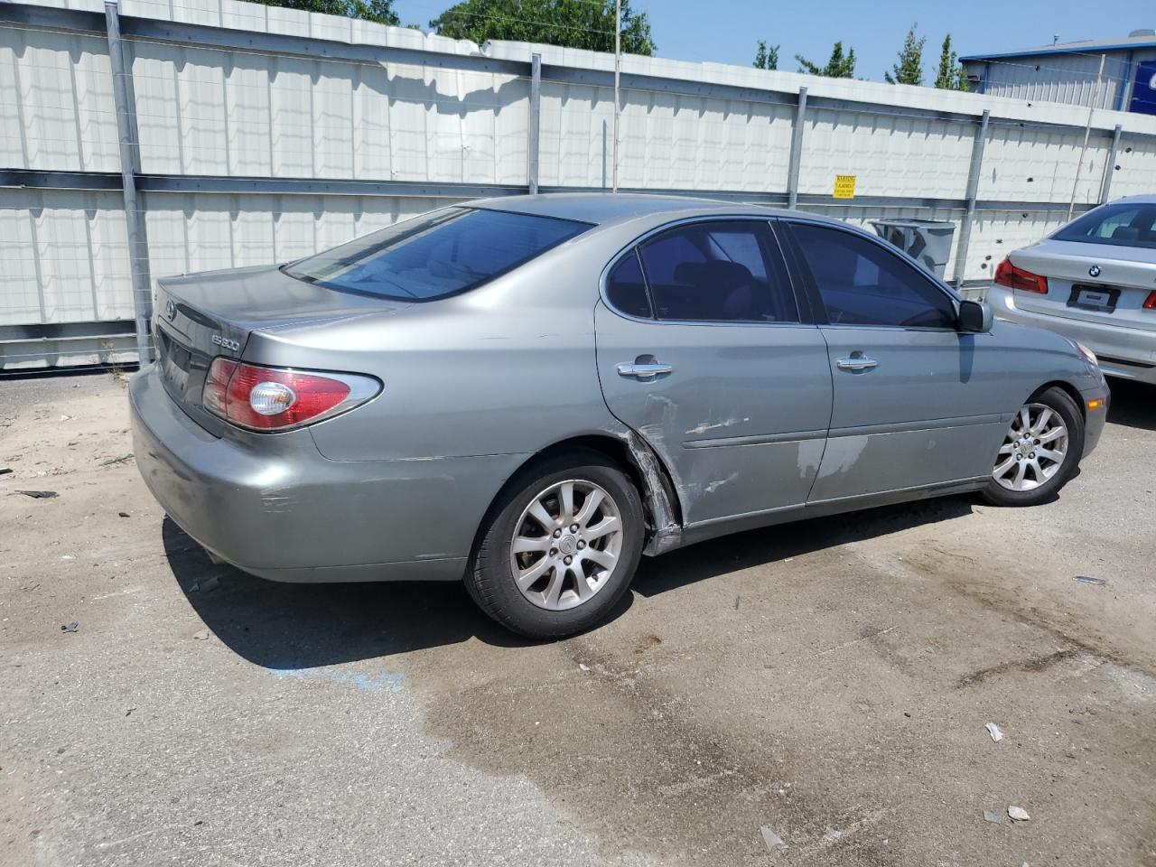 Photo 2 VIN: JTHBF30G320050169 - LEXUS ES 