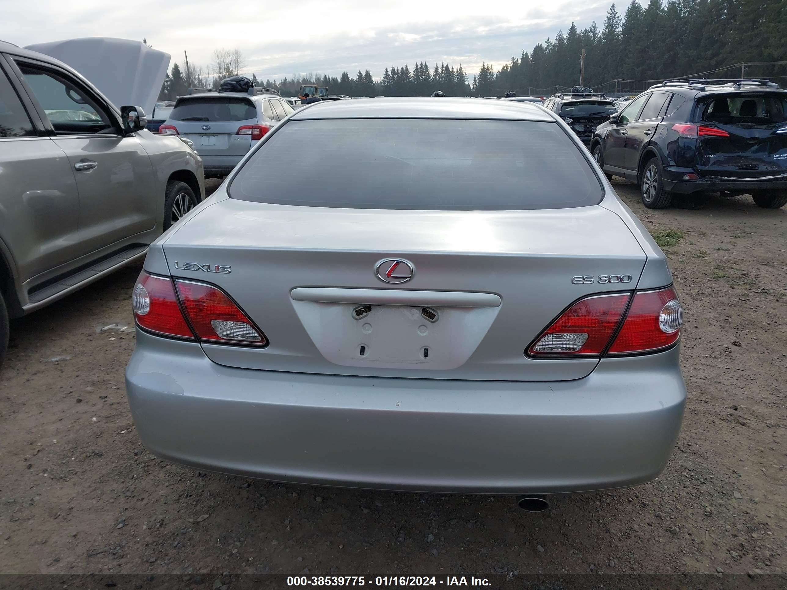 Photo 15 VIN: JTHBF30G325027056 - LEXUS ES 