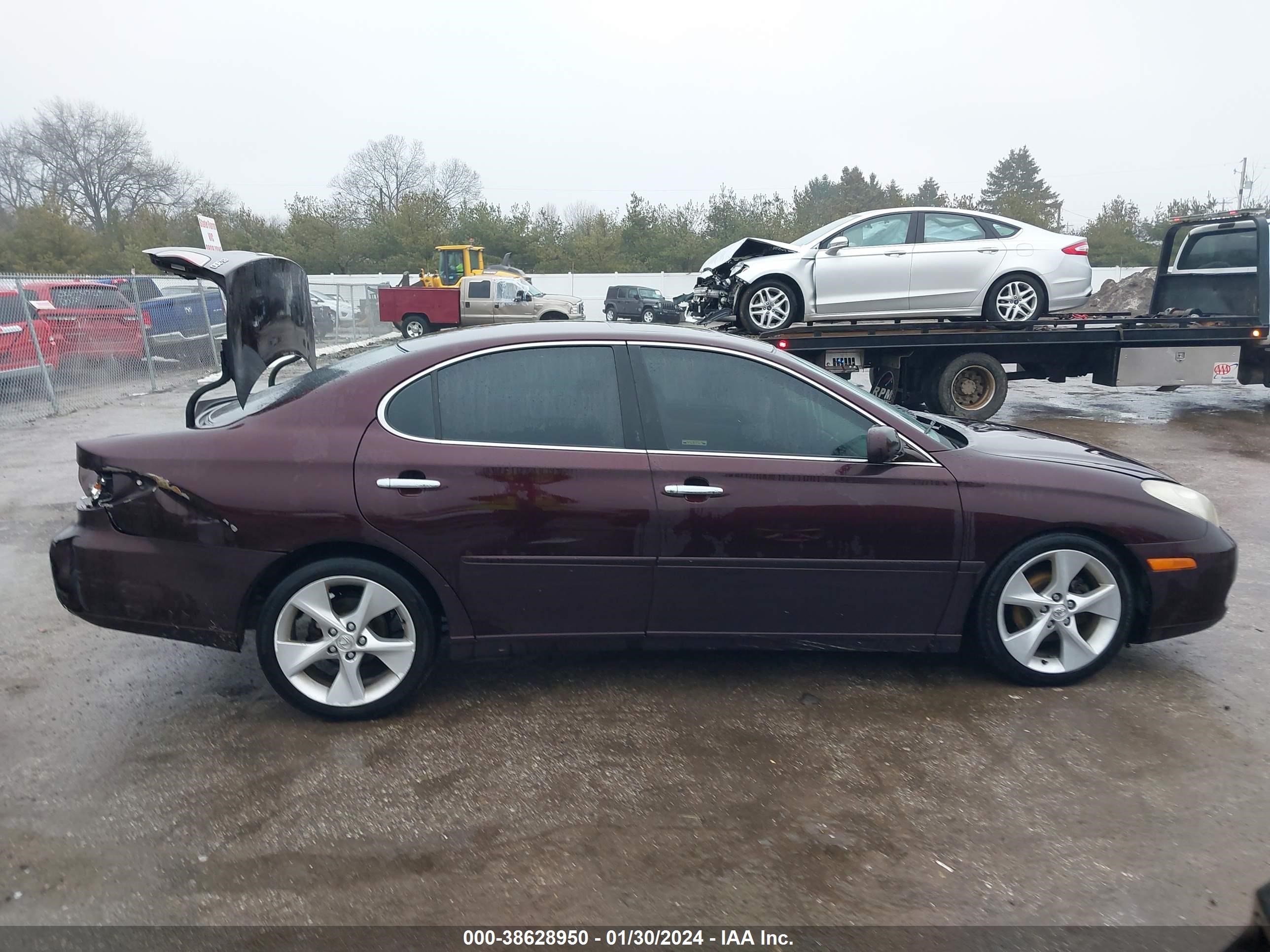 Photo 12 VIN: JTHBF30G325037232 - LEXUS ES 