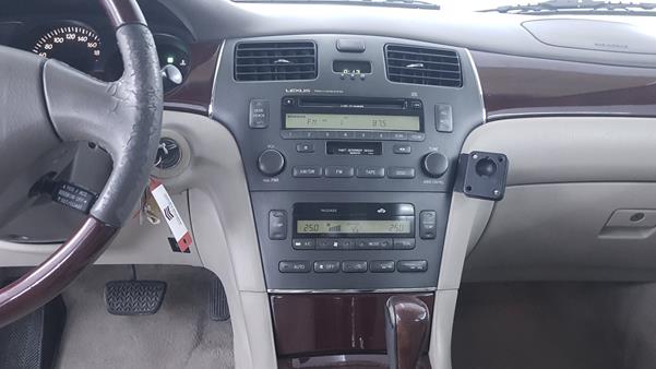 Photo 16 VIN: JTHBF30G330087725 - LEXUS ES 300 