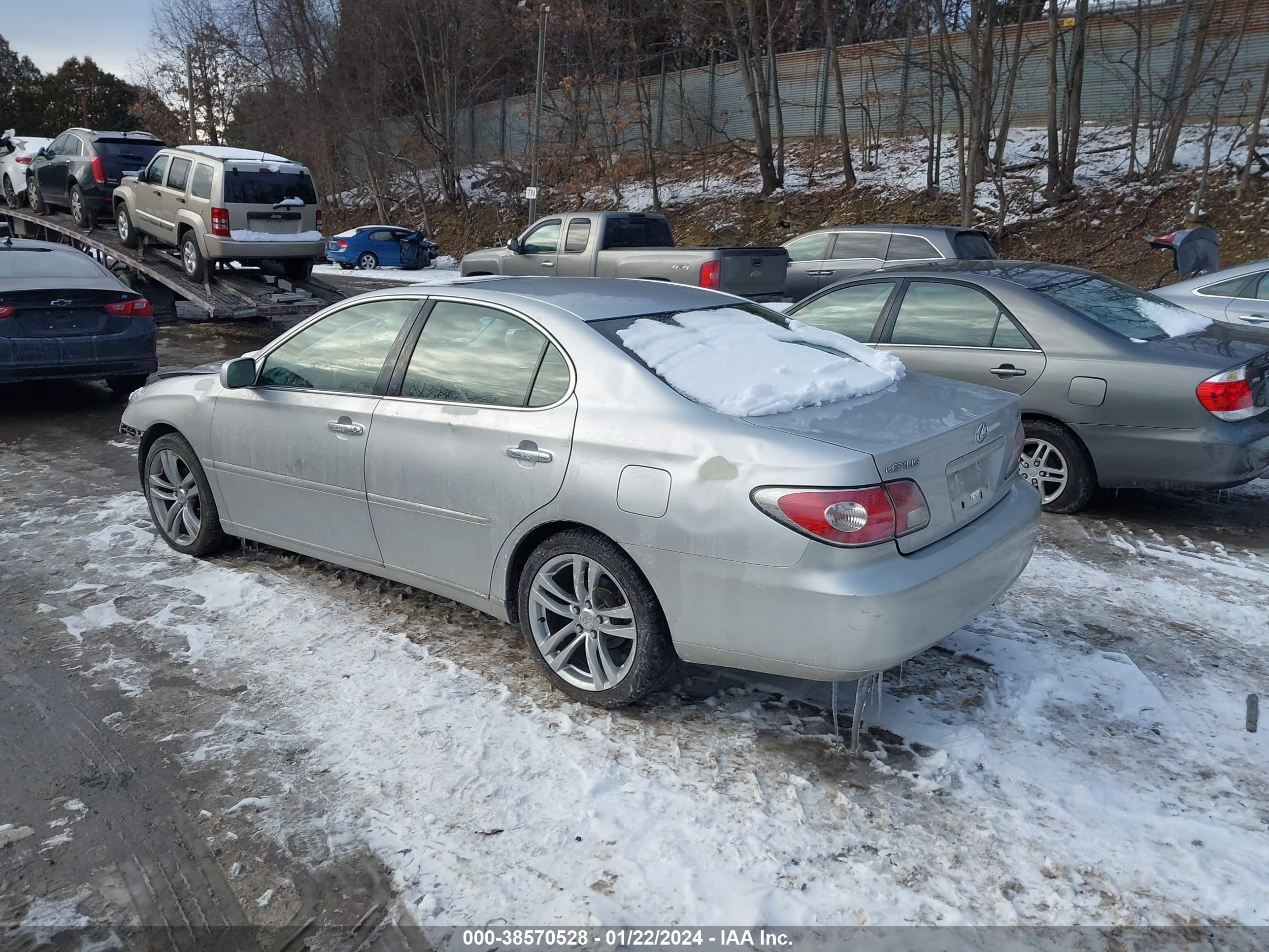 Photo 2 VIN: JTHBF30G420024941 - LEXUS ES 