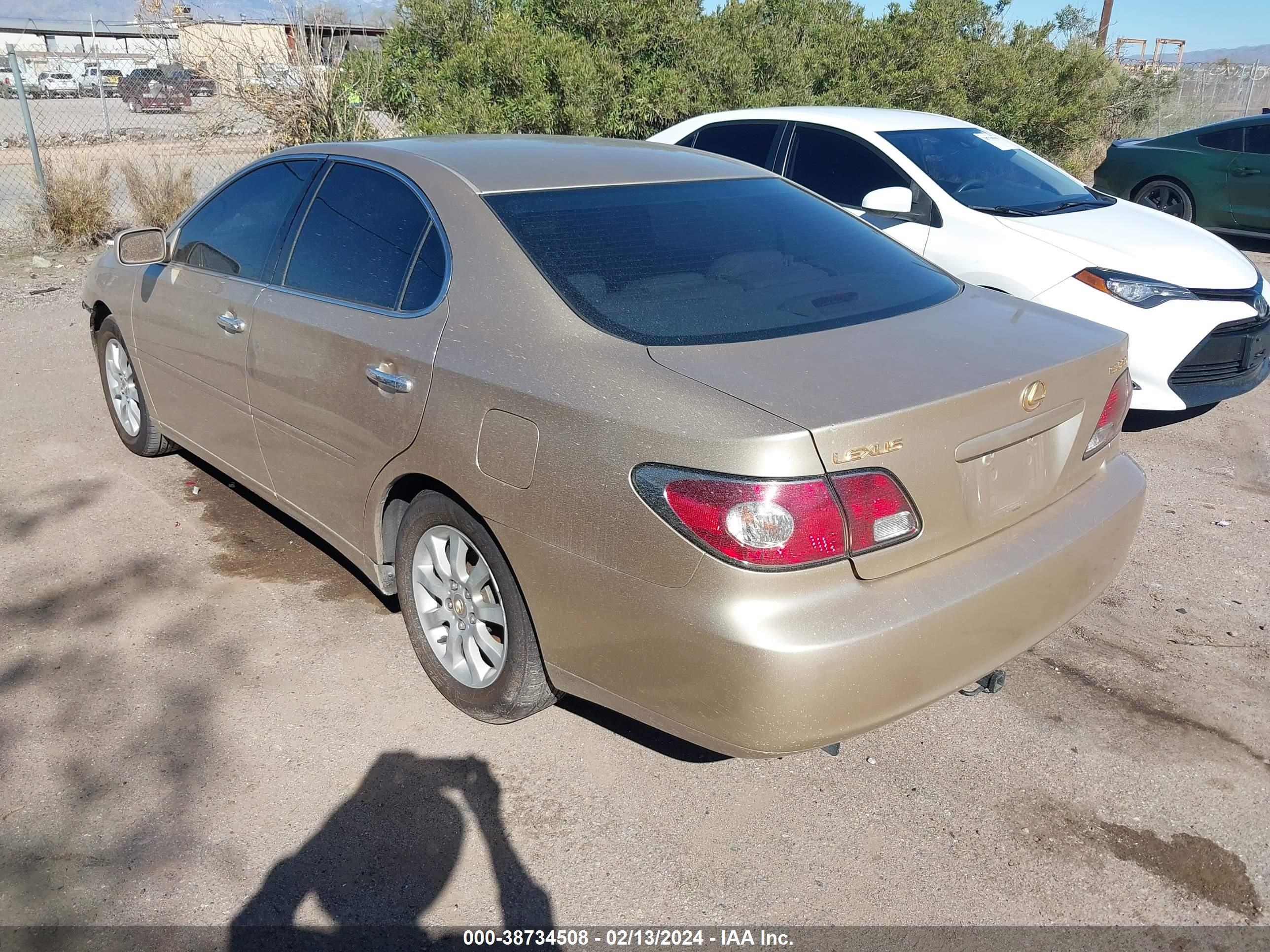 Photo 2 VIN: JTHBF30G420060032 - LEXUS ES 