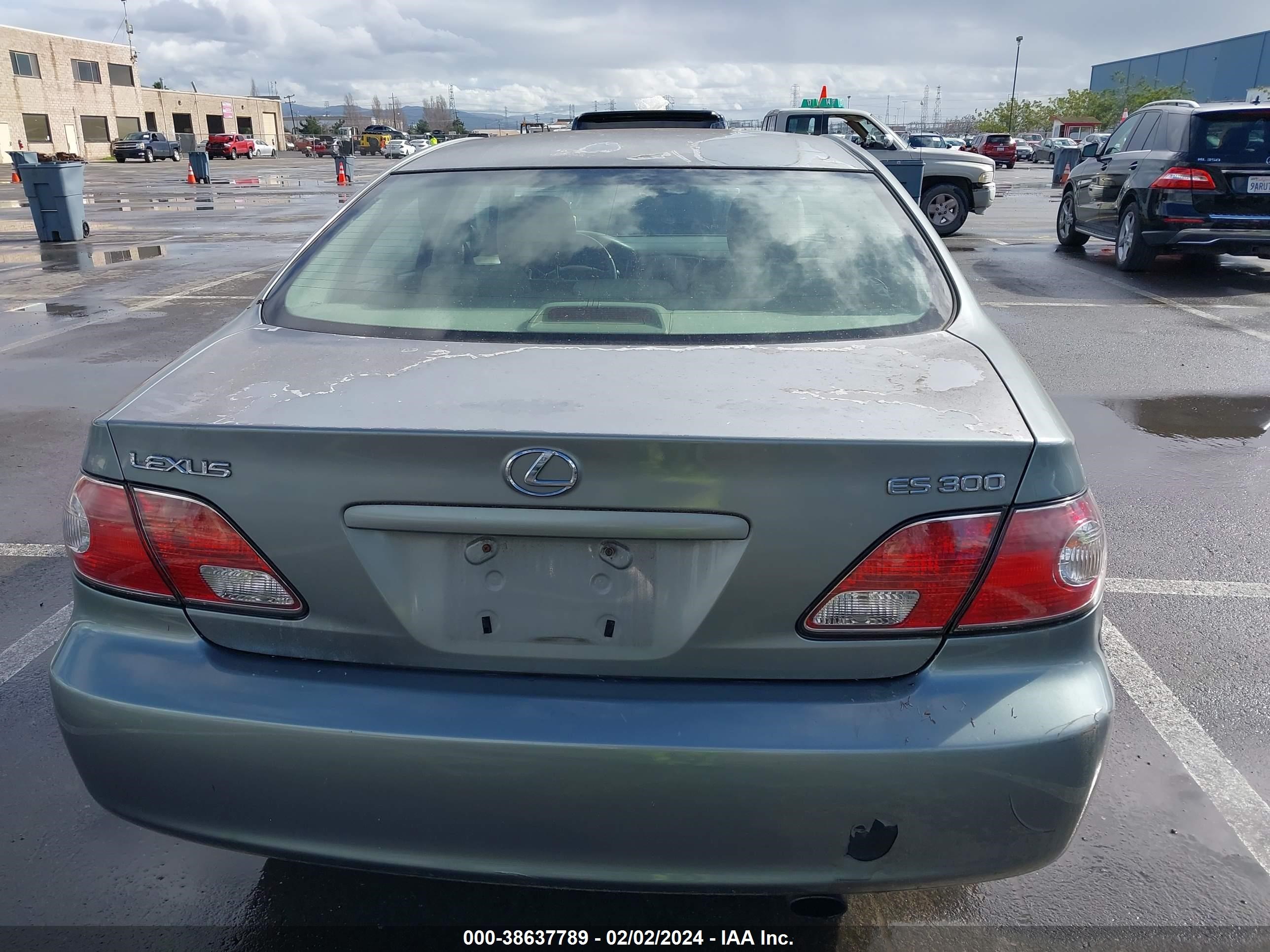 Photo 11 VIN: JTHBF30G420068115 - LEXUS ES 