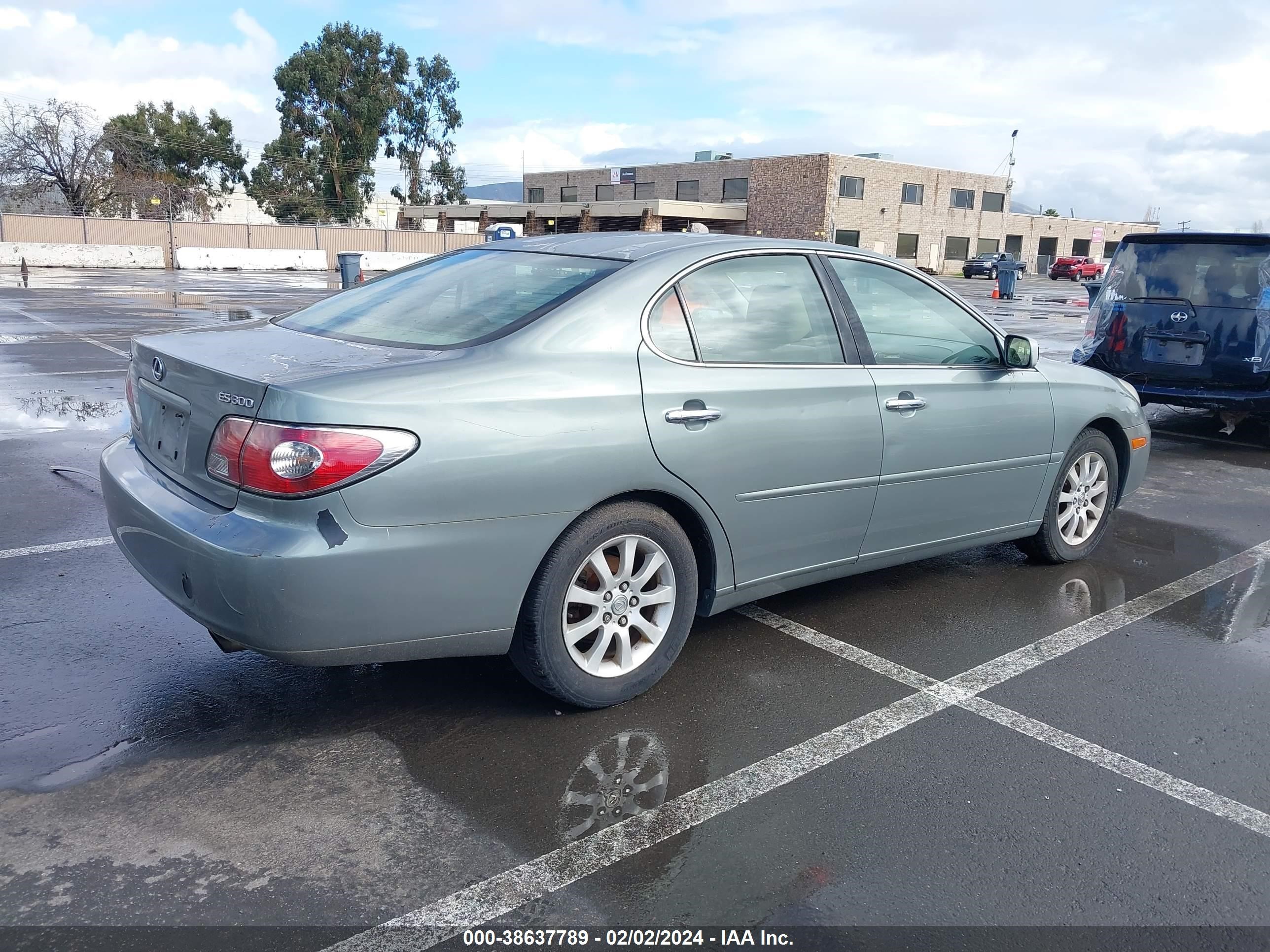 Photo 3 VIN: JTHBF30G420068115 - LEXUS ES 