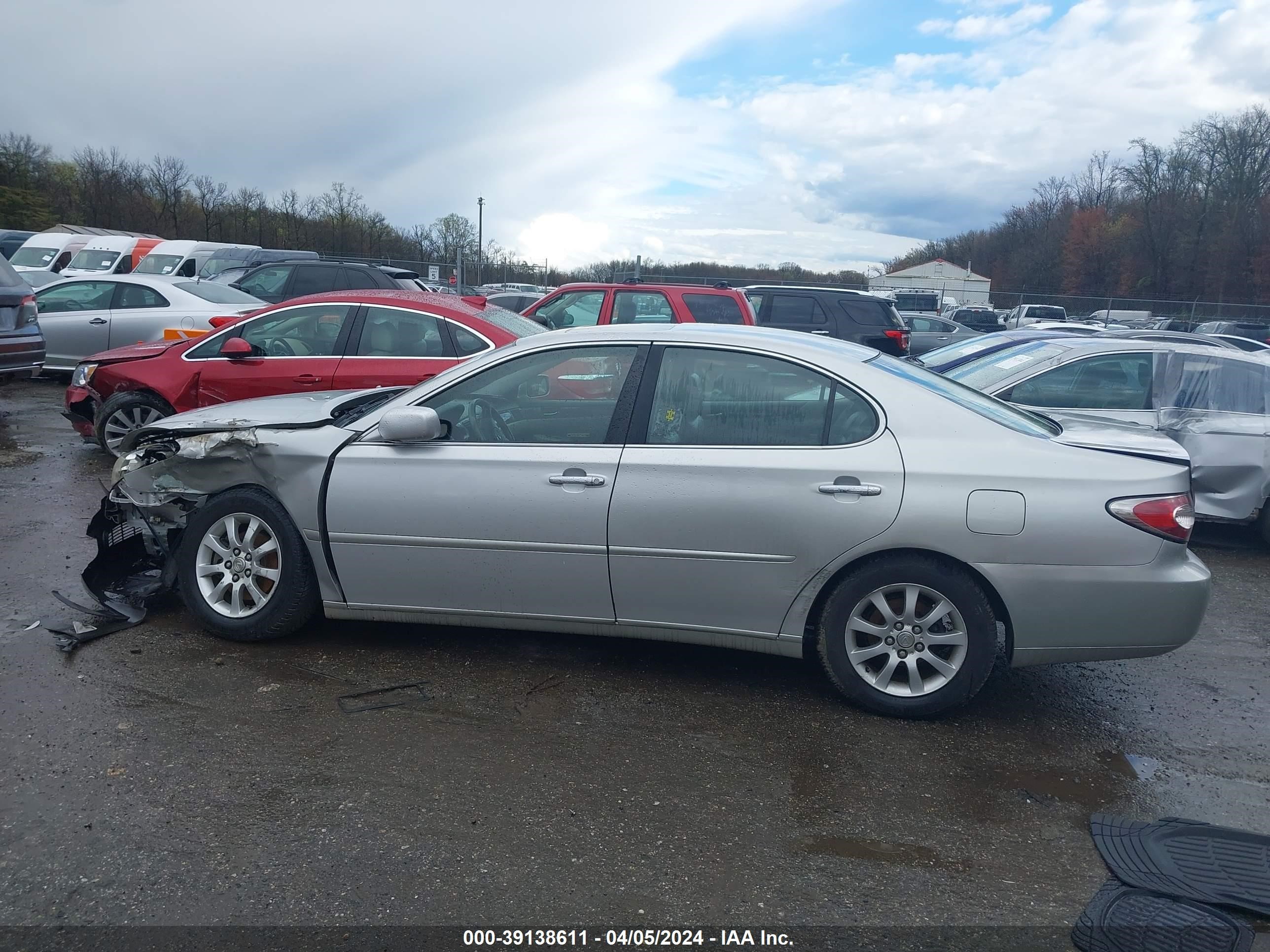 Photo 13 VIN: JTHBF30G425035330 - LEXUS ES 