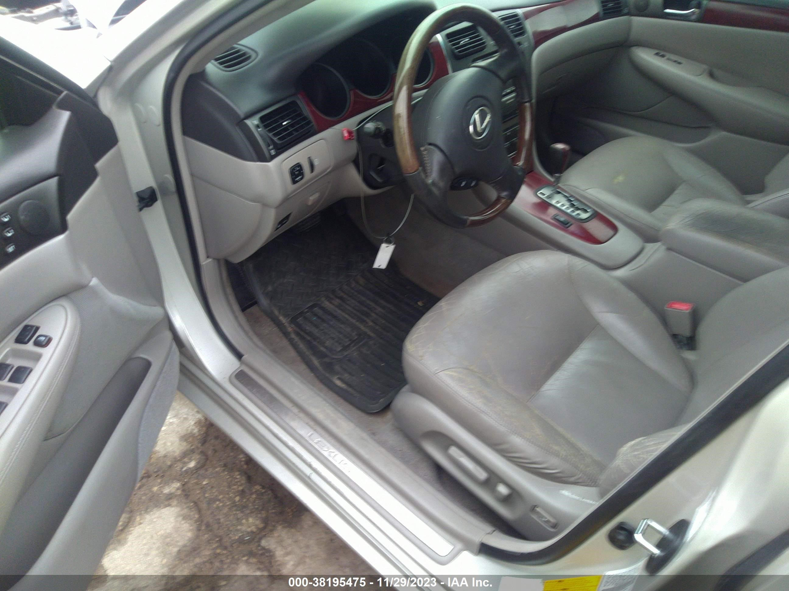 Photo 4 VIN: JTHBF30G520011020 - LEXUS ES300 