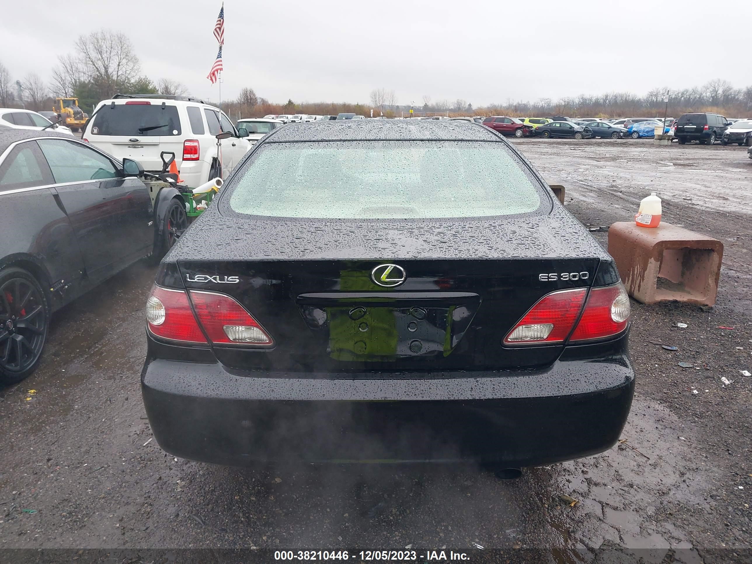 Photo 15 VIN: JTHBF30G520028027 - LEXUS ES 