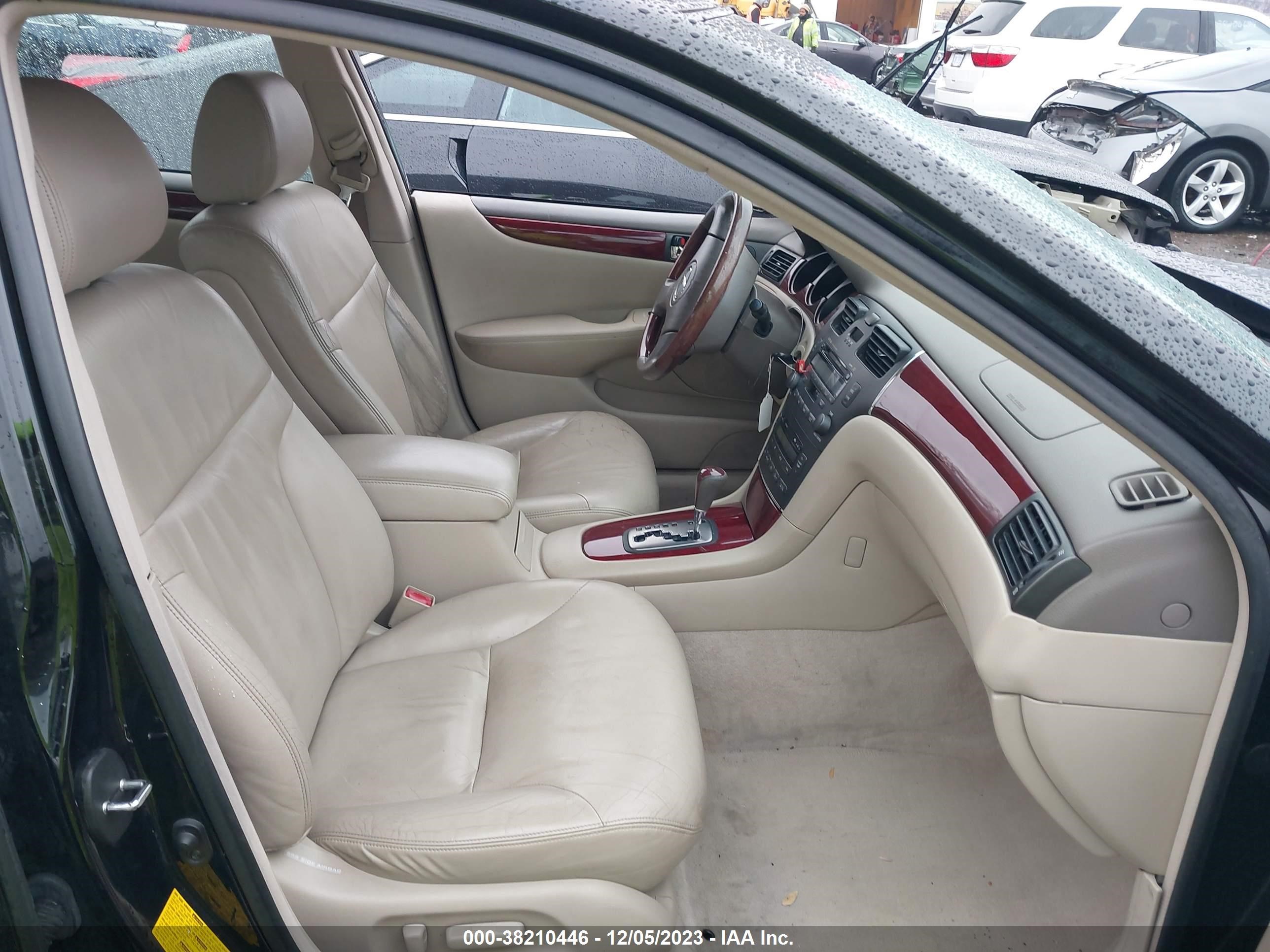 Photo 4 VIN: JTHBF30G520028027 - LEXUS ES 