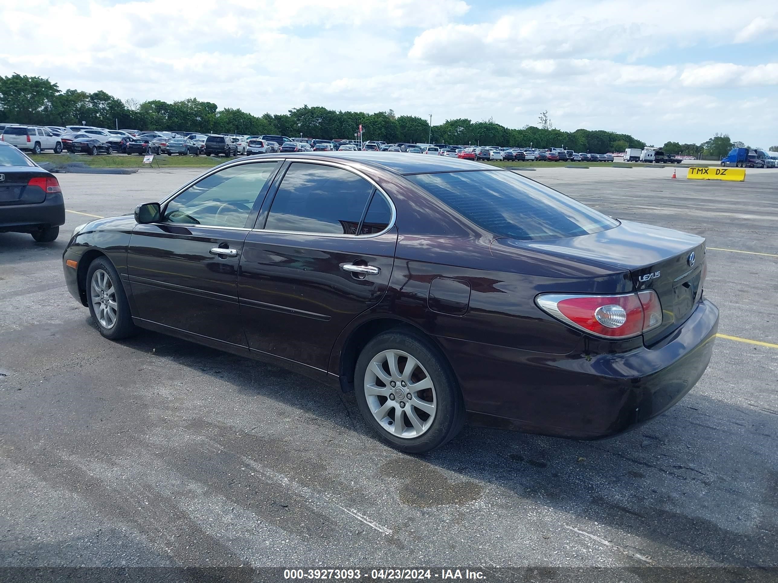 Photo 2 VIN: JTHBF30G520071931 - LEXUS ES 