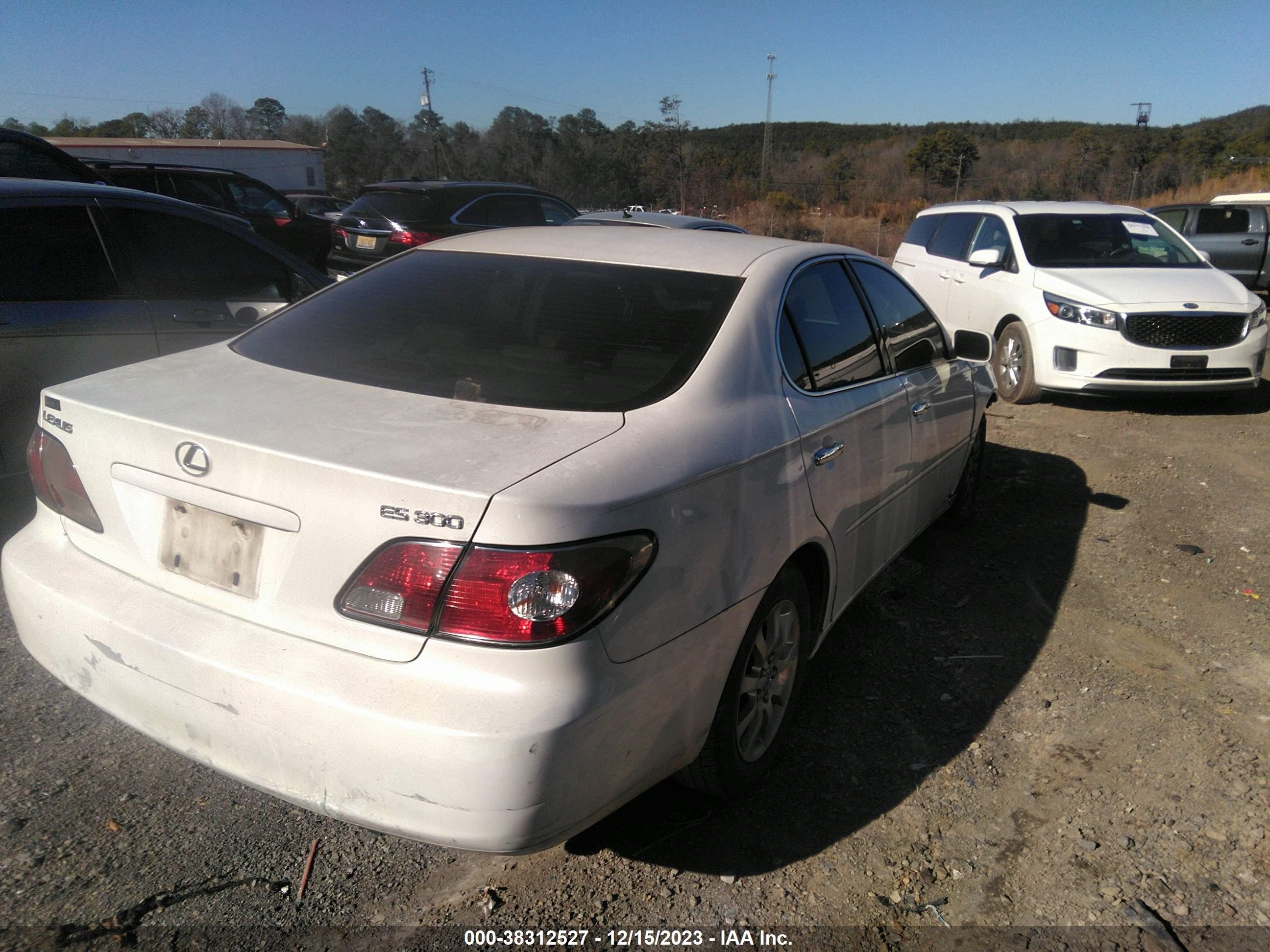 Photo 3 VIN: JTHBF30G536015261 - LEXUS ES 