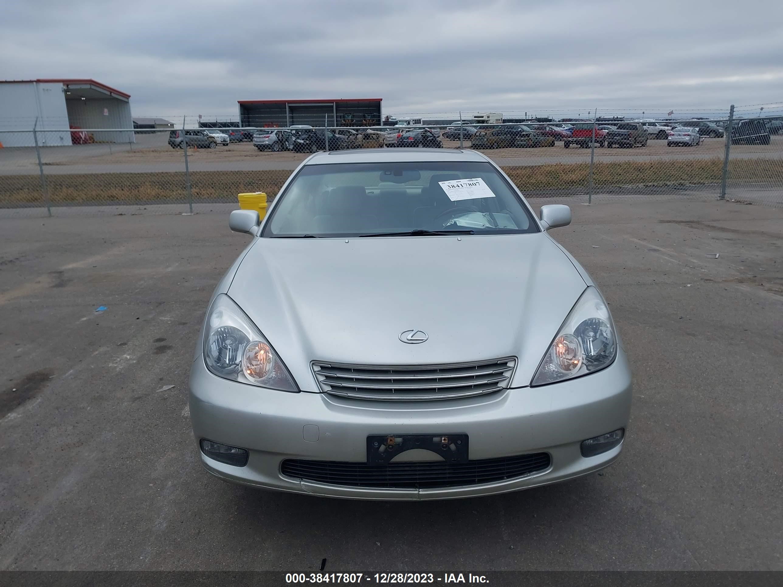 Photo 11 VIN: JTHBF30G630143592 - LEXUS ES 