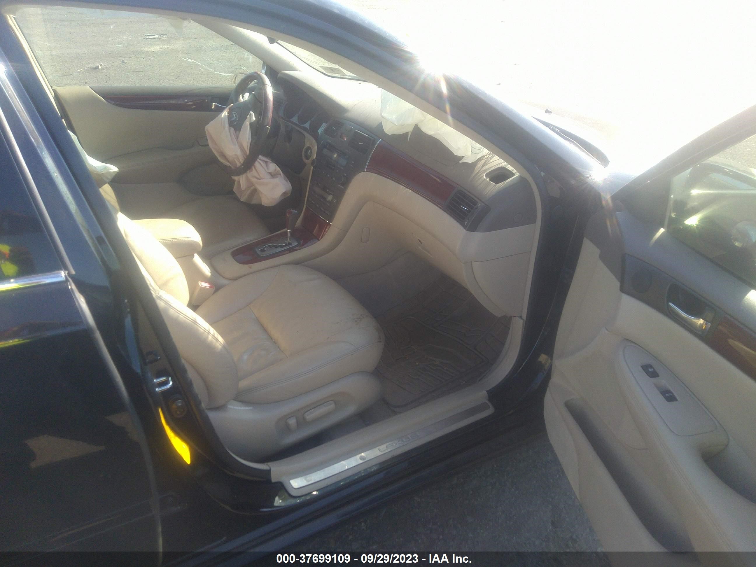 Photo 4 VIN: JTHBF30G720046190 - LEXUS ES 