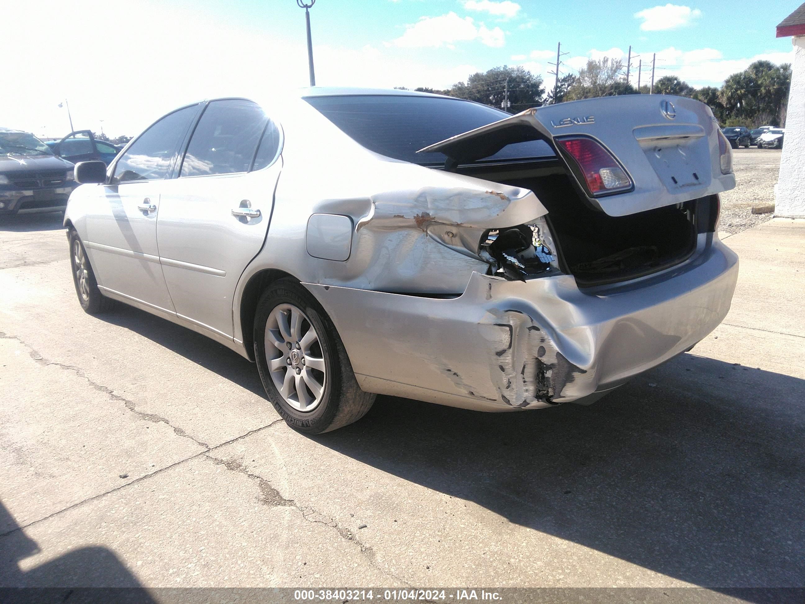 Photo 2 VIN: JTHBF30G720058212 - LEXUS ES 