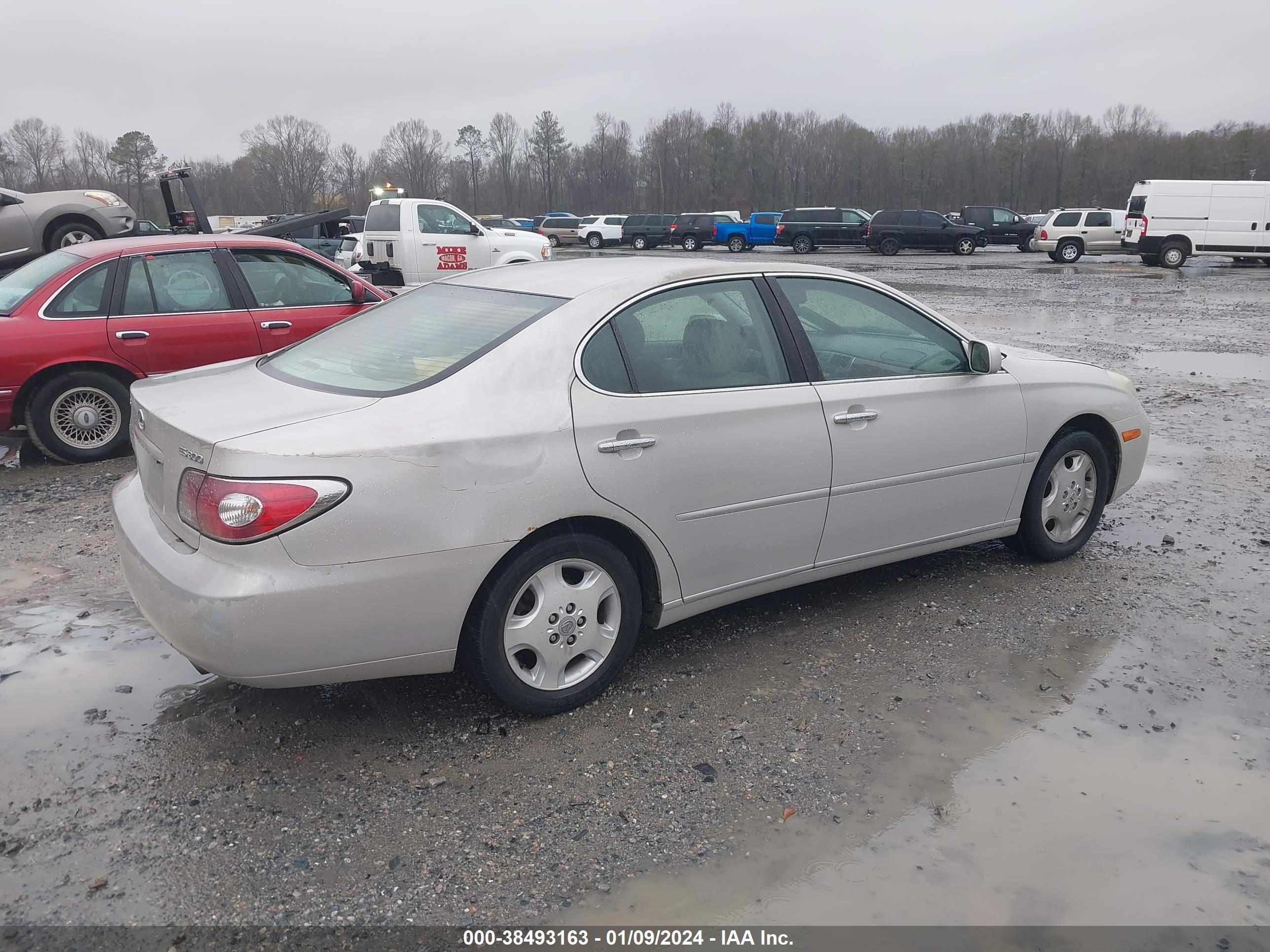 Photo 3 VIN: JTHBF30G820053696 - LEXUS ES 