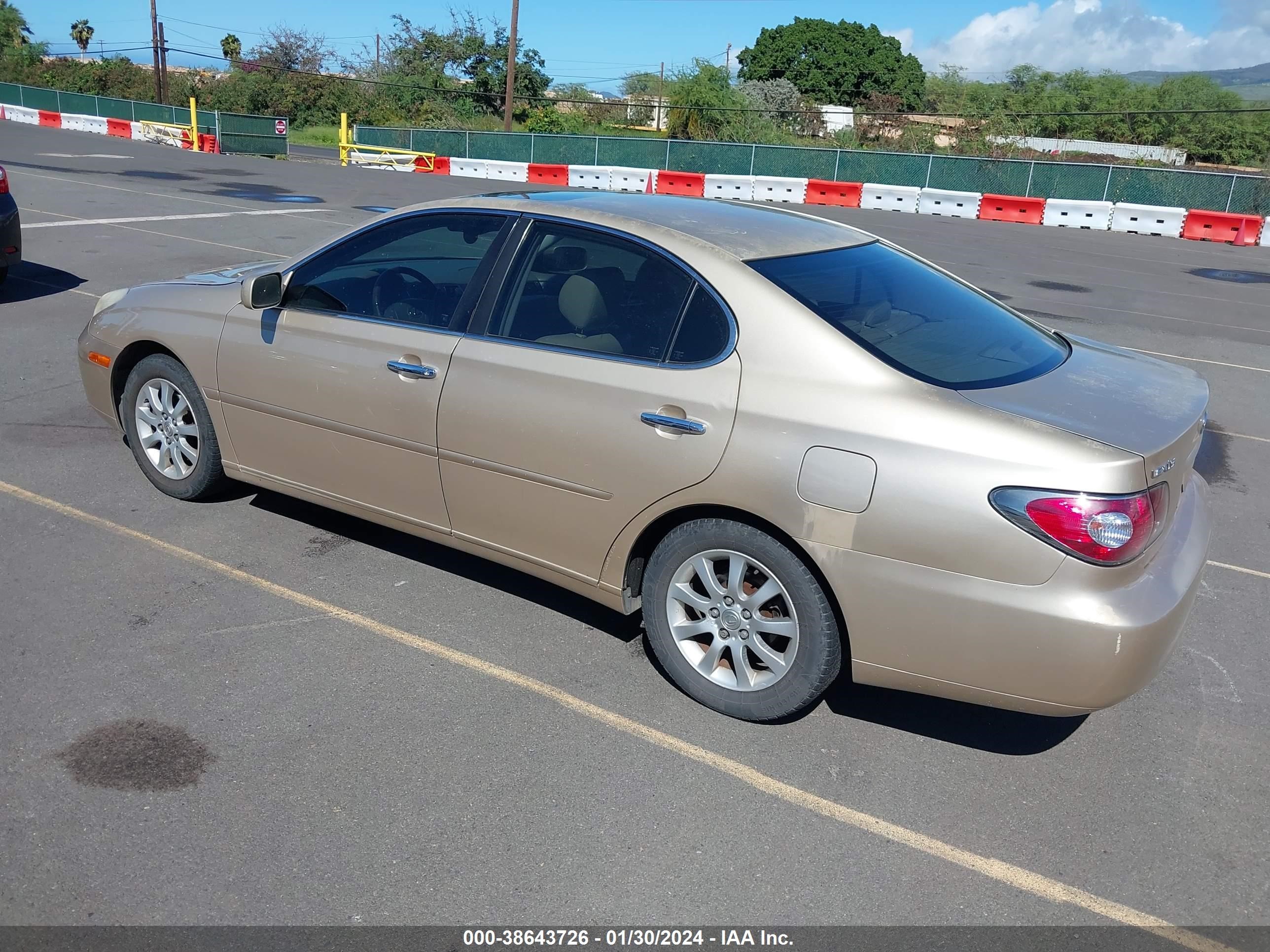 Photo 2 VIN: JTHBF30G825023441 - LEXUS ES 