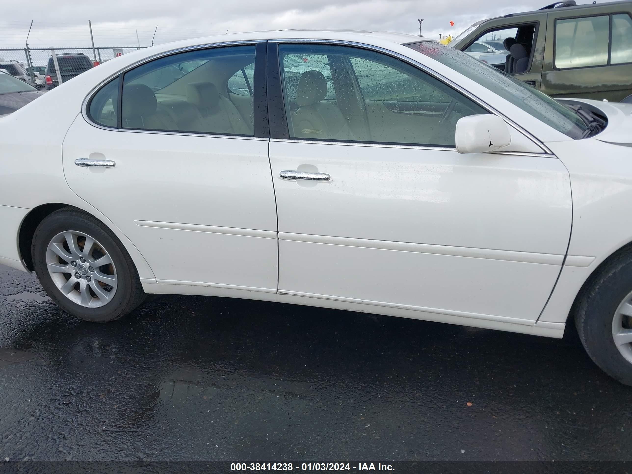 Photo 13 VIN: JTHBF30G836021152 - LEXUS ES 