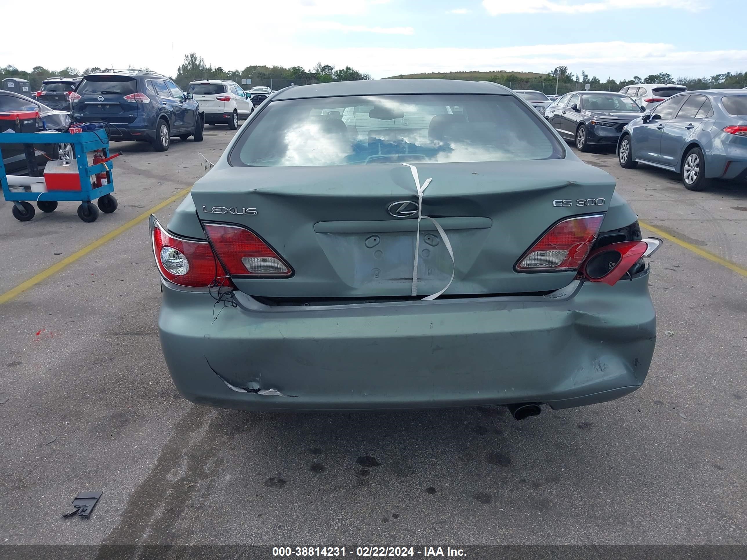 Photo 15 VIN: JTHBF30G920054498 - LEXUS ES 