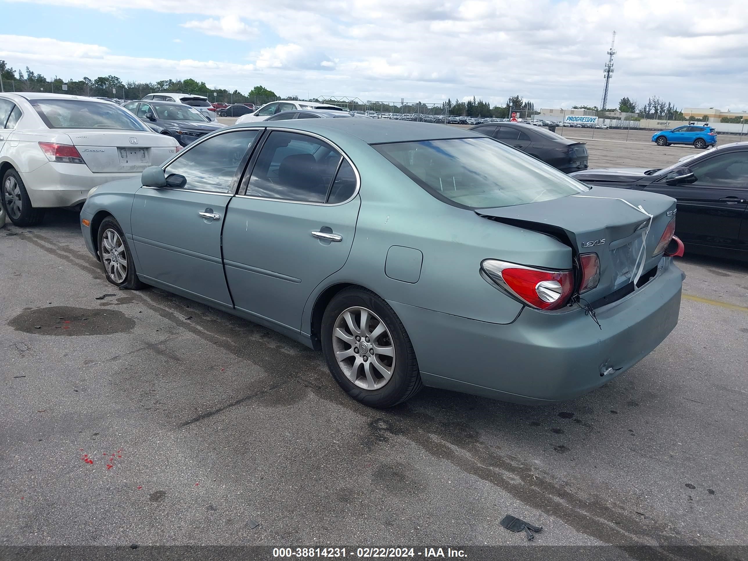 Photo 2 VIN: JTHBF30G920054498 - LEXUS ES 