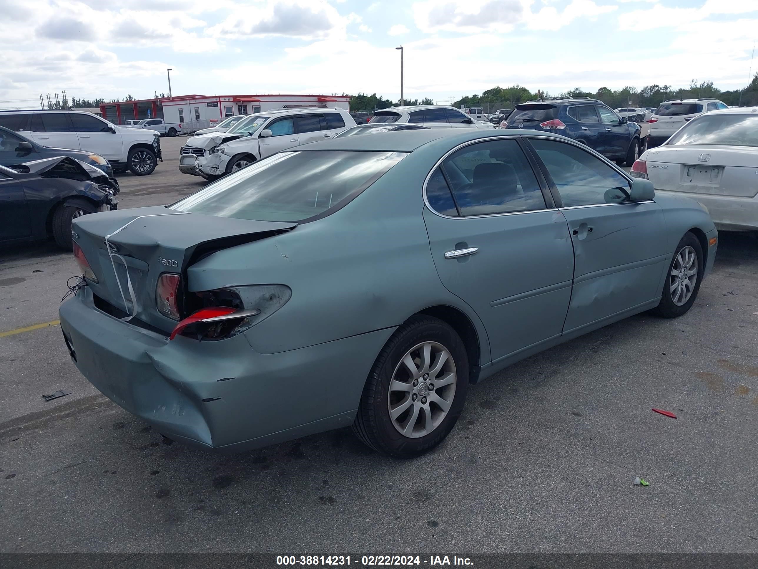 Photo 3 VIN: JTHBF30G920054498 - LEXUS ES 