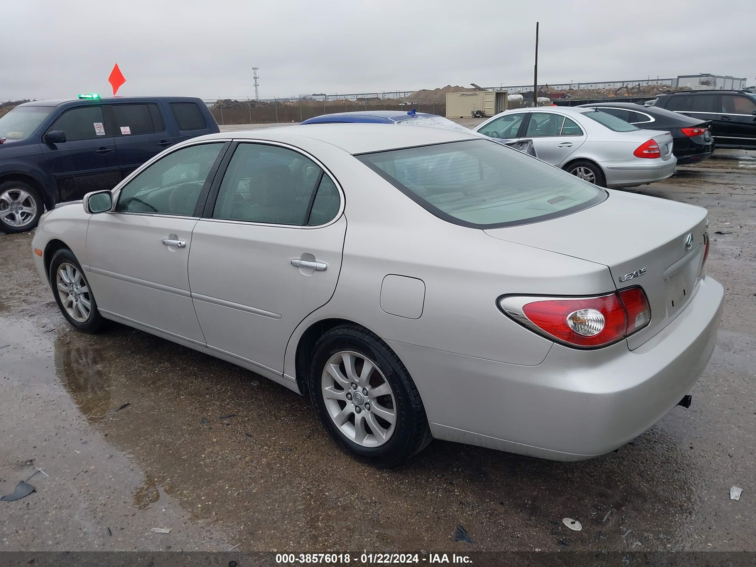 Photo 2 VIN: JTHBF30GX20014284 - LEXUS ES 