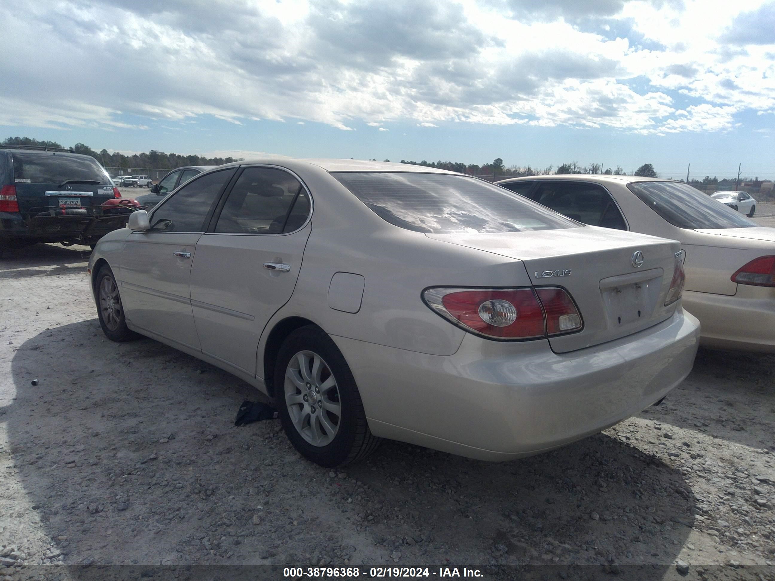 Photo 2 VIN: JTHBF30GX20069947 - LEXUS ES 