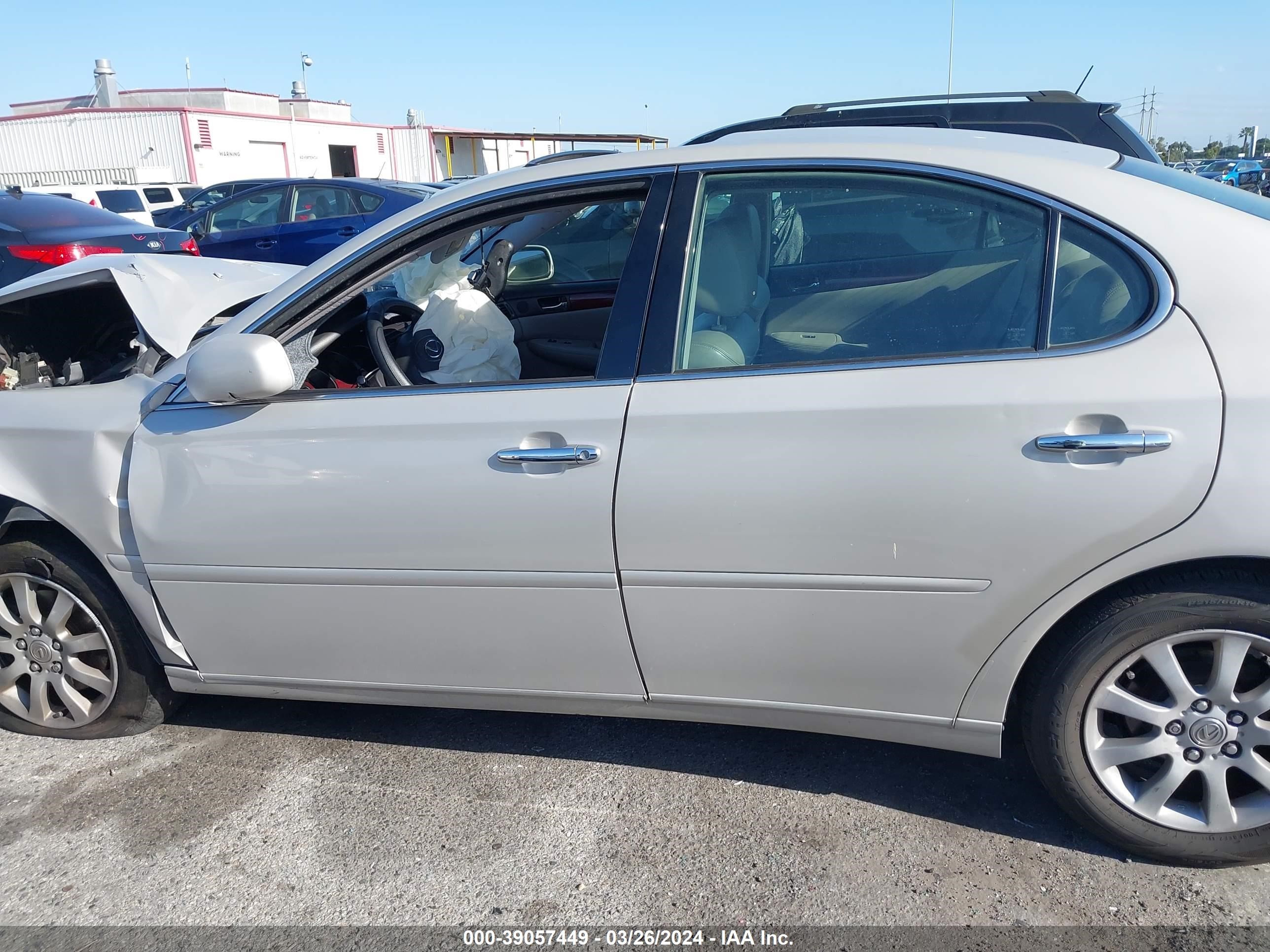 Photo 13 VIN: JTHBF30GX30109123 - LEXUS ES 