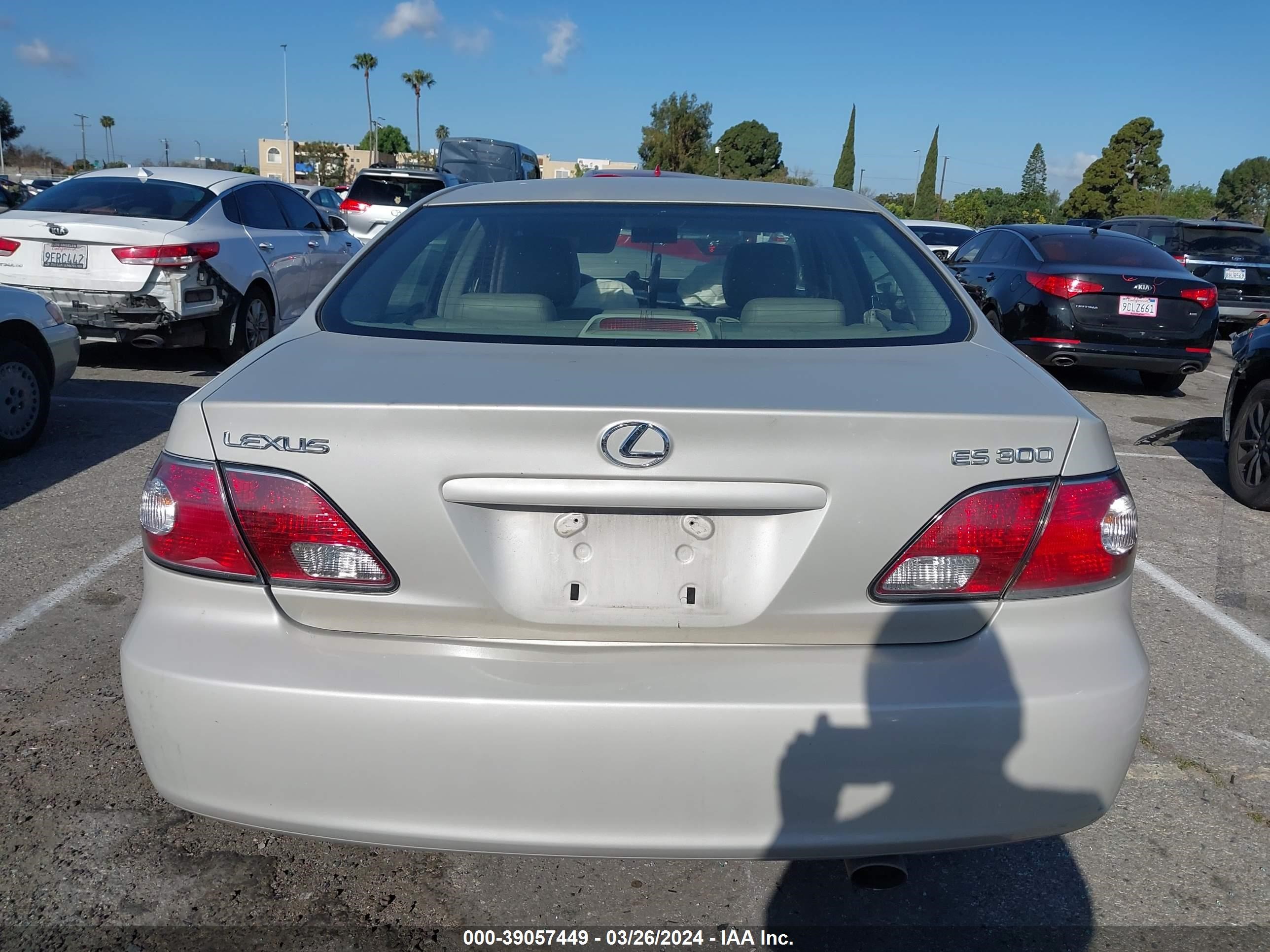 Photo 15 VIN: JTHBF30GX30109123 - LEXUS ES 