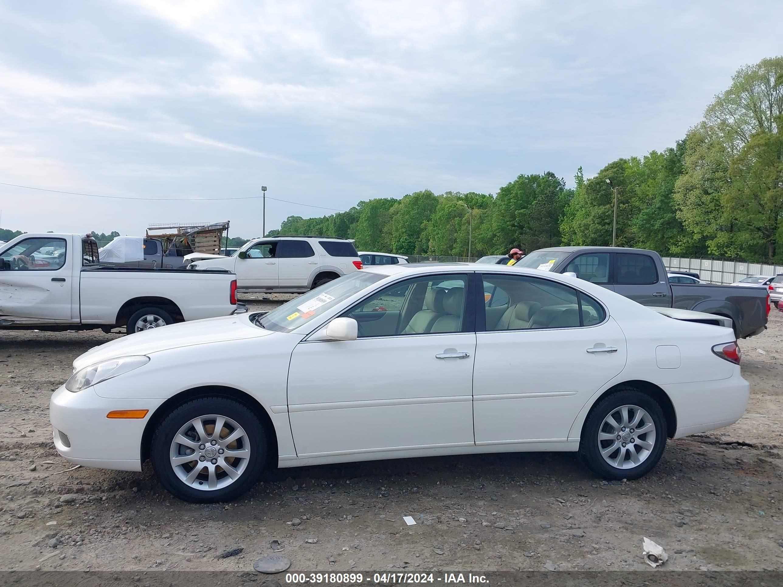 Photo 13 VIN: JTHBF30GX36013019 - LEXUS ES 