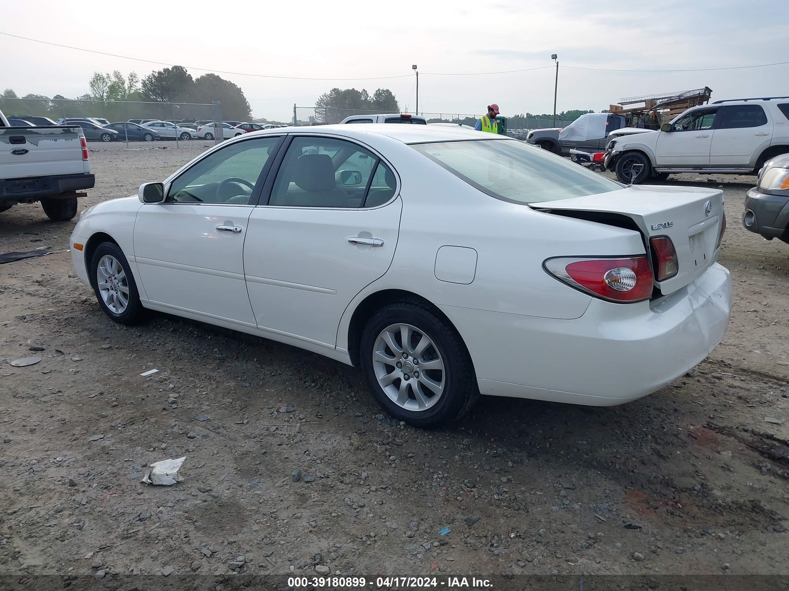 Photo 2 VIN: JTHBF30GX36013019 - LEXUS ES 