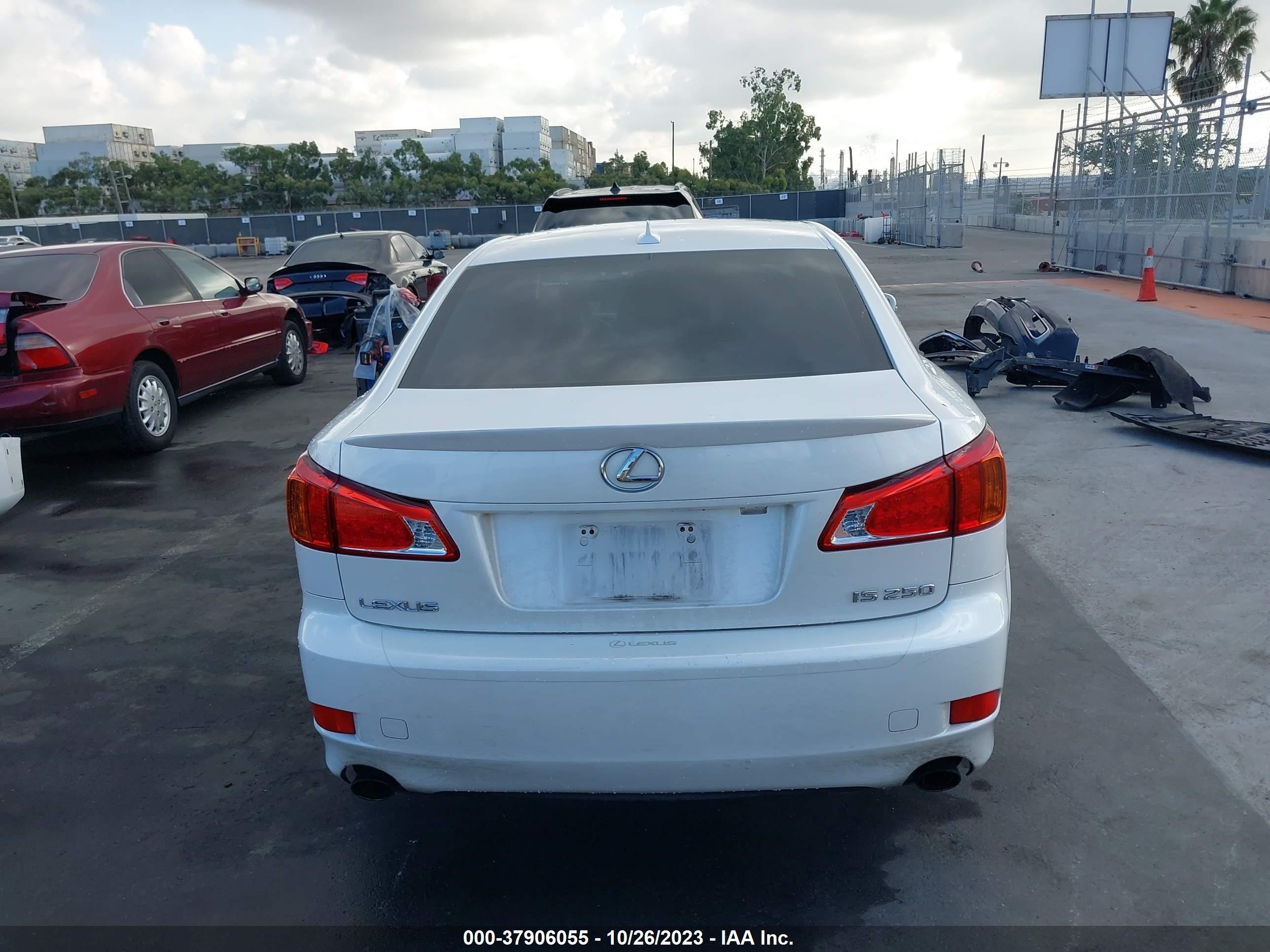 Photo 15 VIN: JTHBF5C20A5118019 - LEXUS IS 