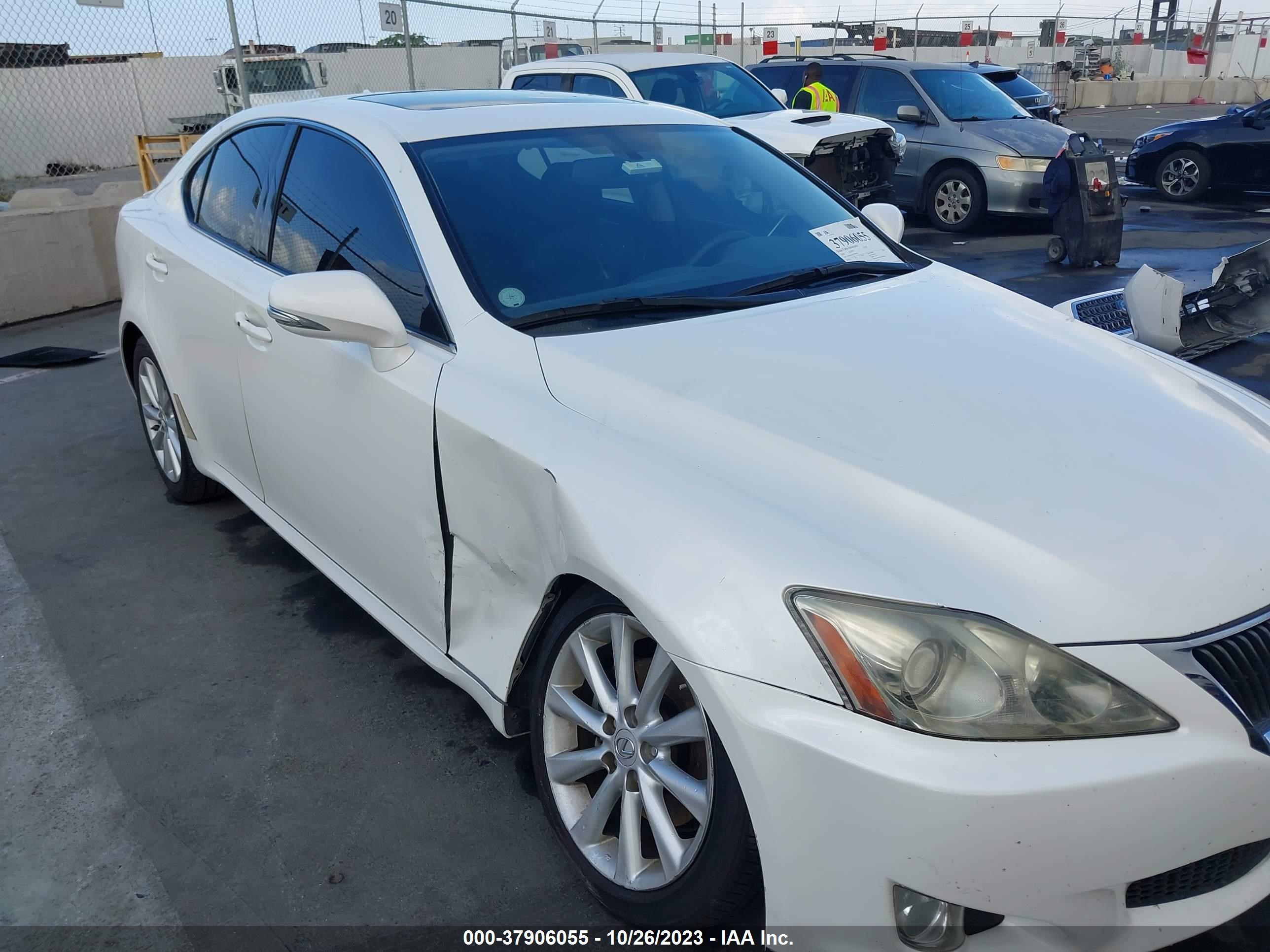 Photo 5 VIN: JTHBF5C20A5118019 - LEXUS IS 