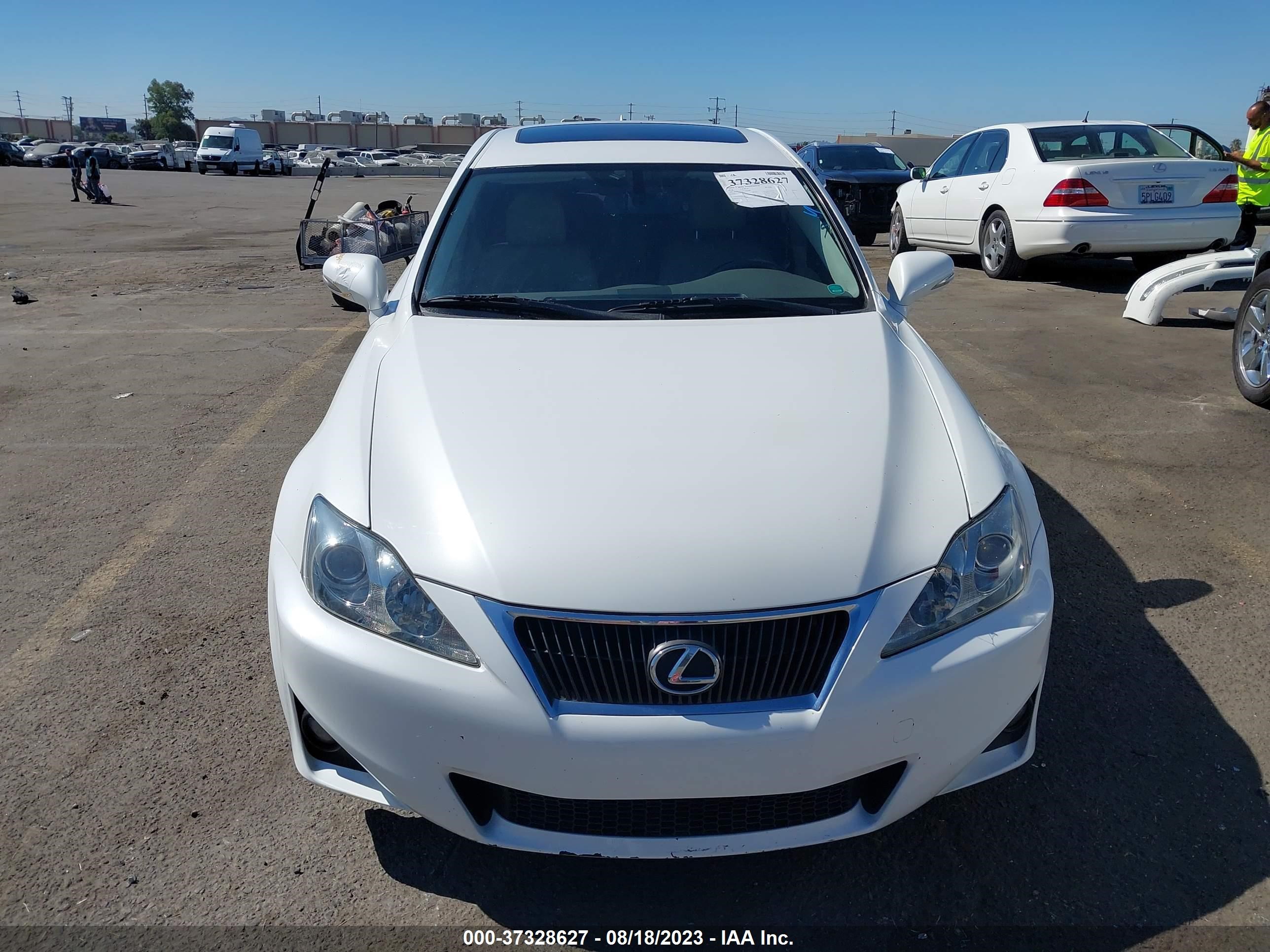 Photo 11 VIN: JTHBF5C20C5165909 - LEXUS IS 