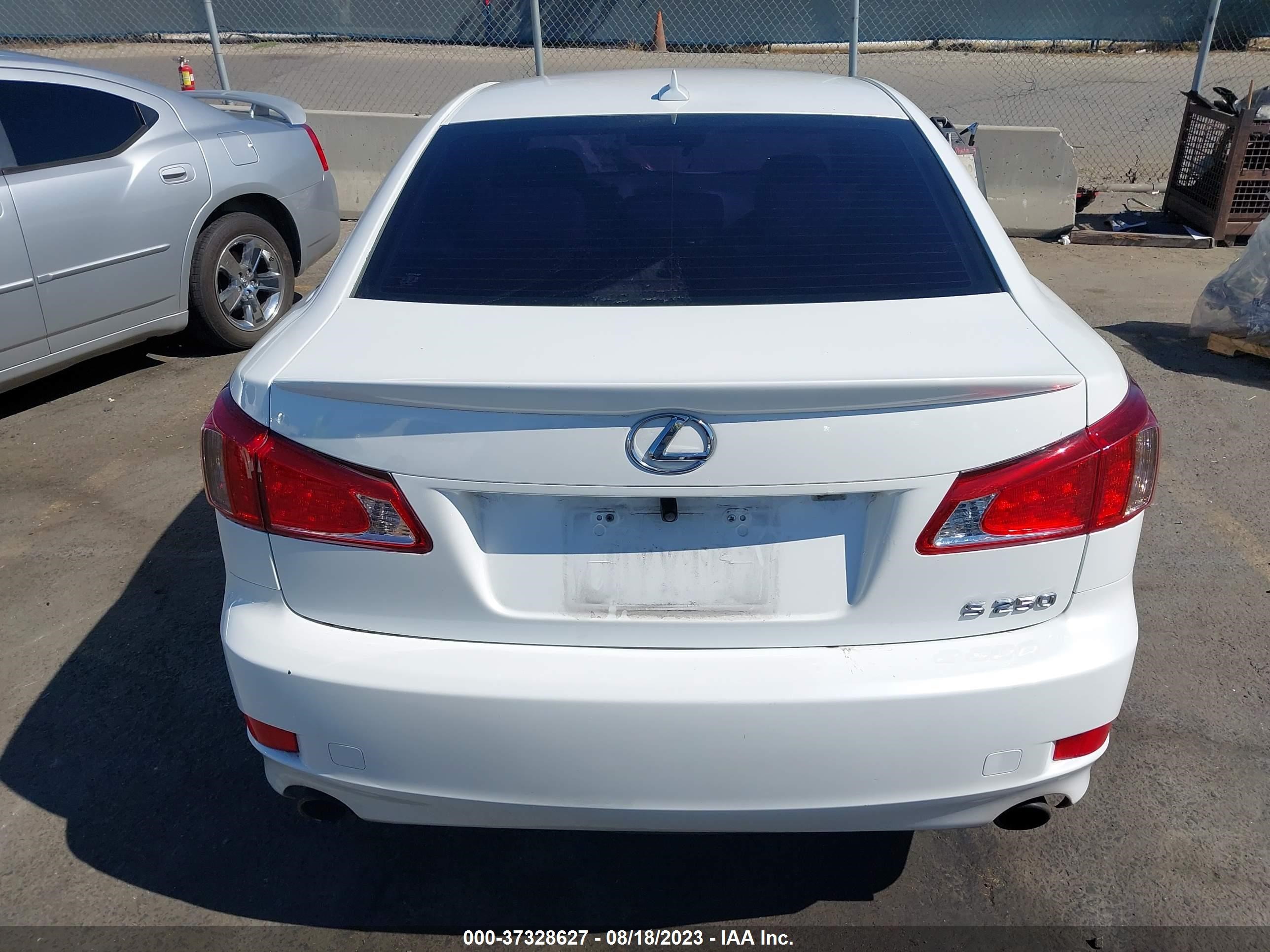 Photo 15 VIN: JTHBF5C20C5165909 - LEXUS IS 