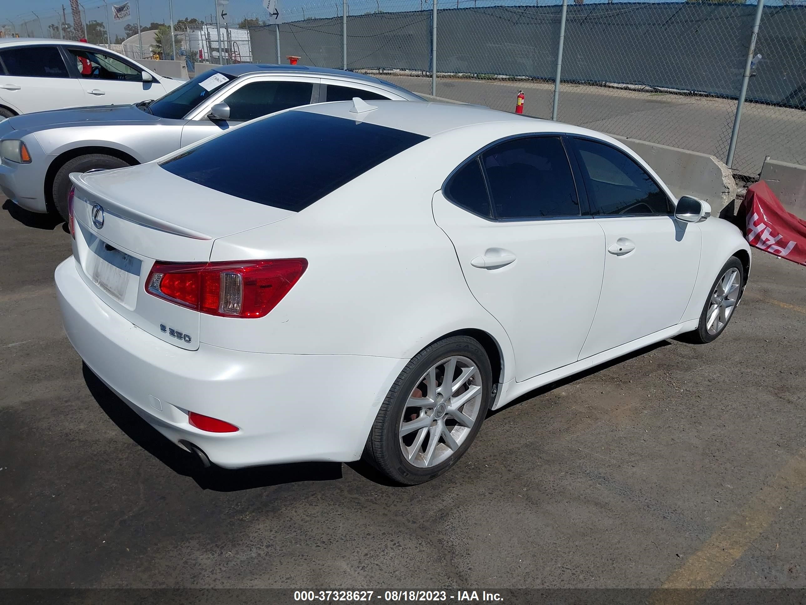 Photo 3 VIN: JTHBF5C20C5165909 - LEXUS IS 