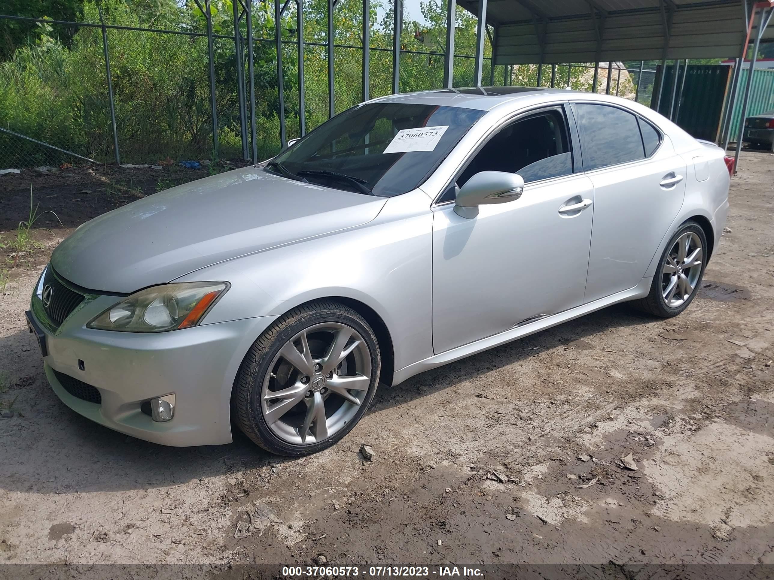 Photo 1 VIN: JTHBF5C21A5112052 - LEXUS IS 