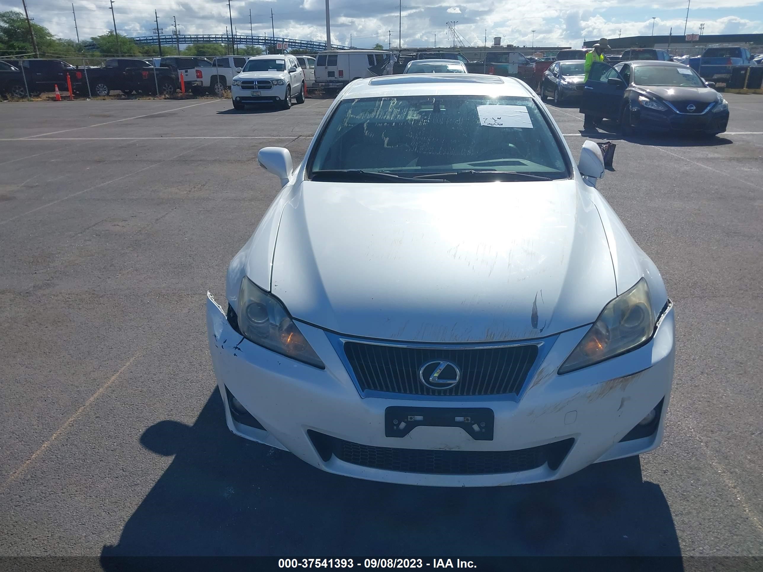 Photo 11 VIN: JTHBF5C23D5193463 - LEXUS IS 