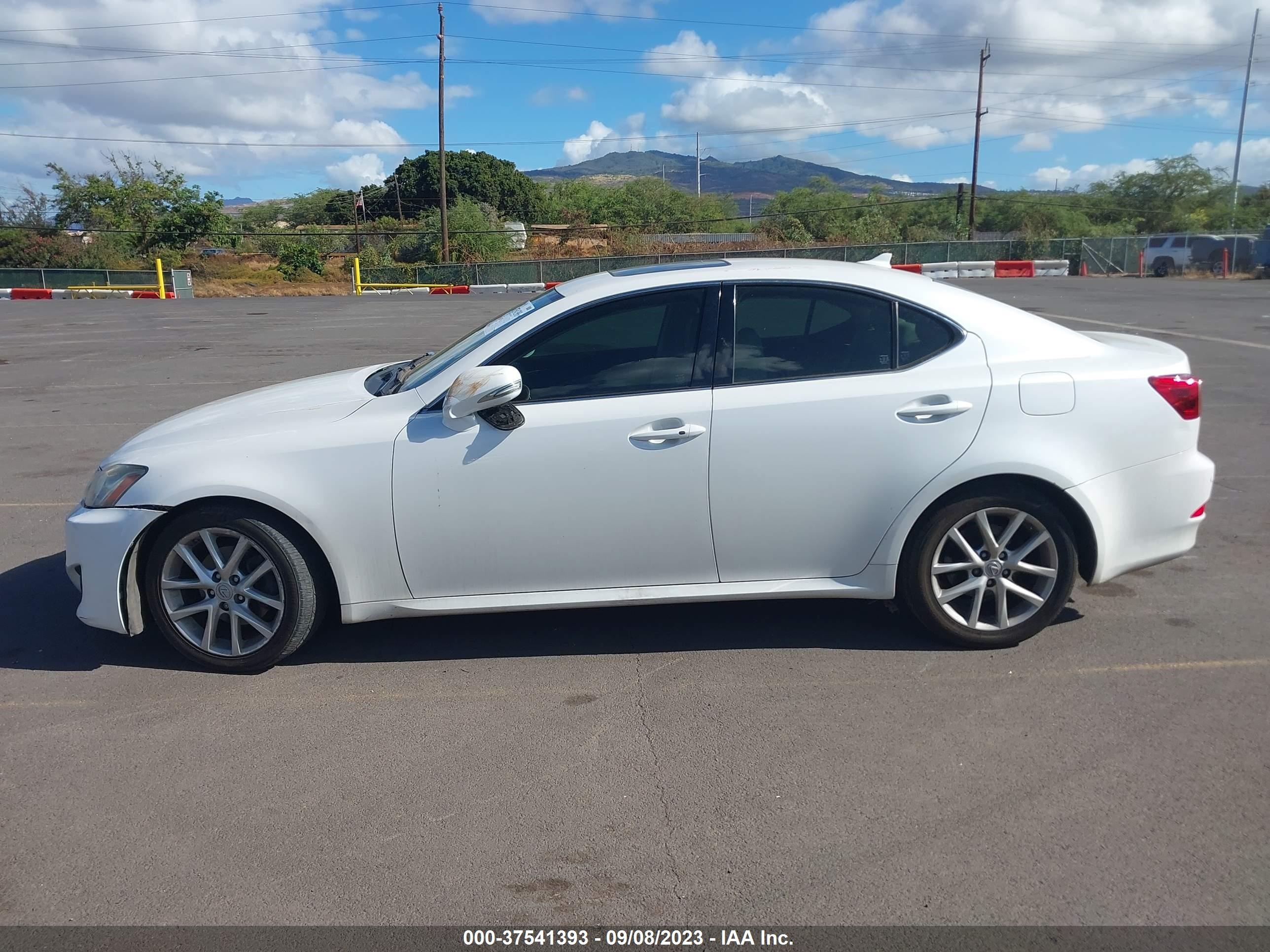 Photo 13 VIN: JTHBF5C23D5193463 - LEXUS IS 