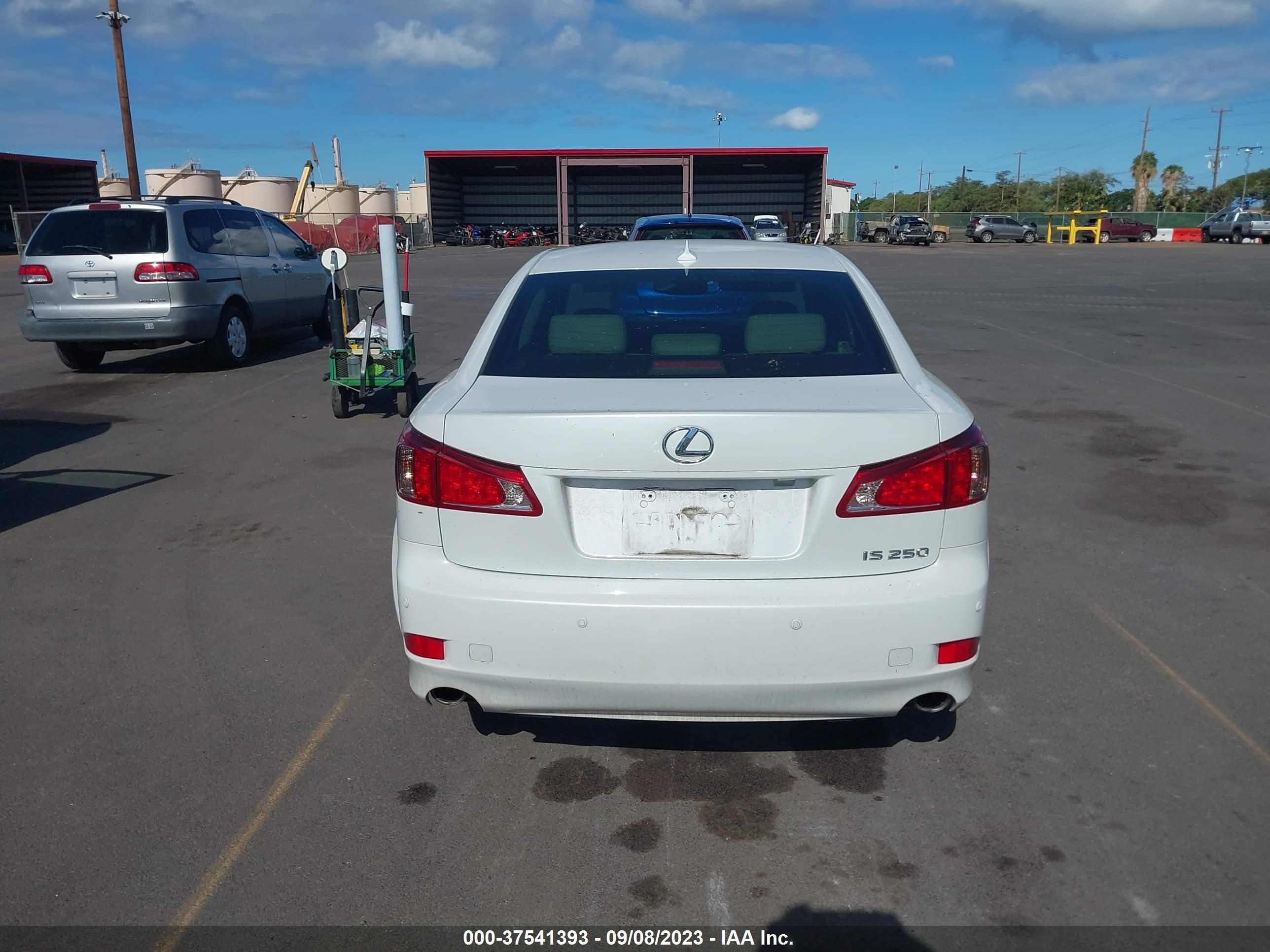 Photo 15 VIN: JTHBF5C23D5193463 - LEXUS IS 