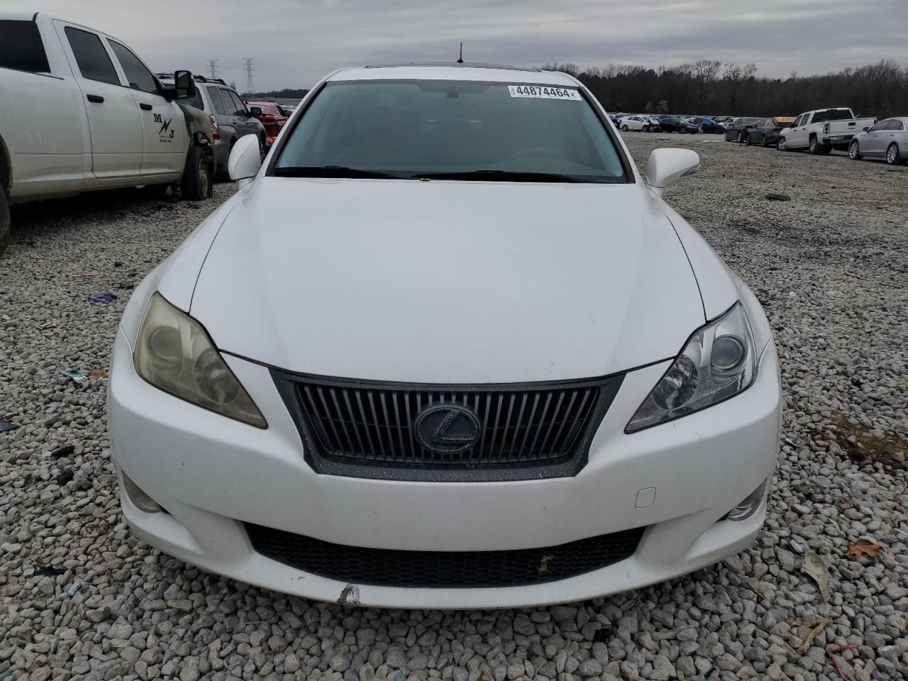 Photo 4 VIN: JTHBF5C24A2097306 - LEXUS IS 