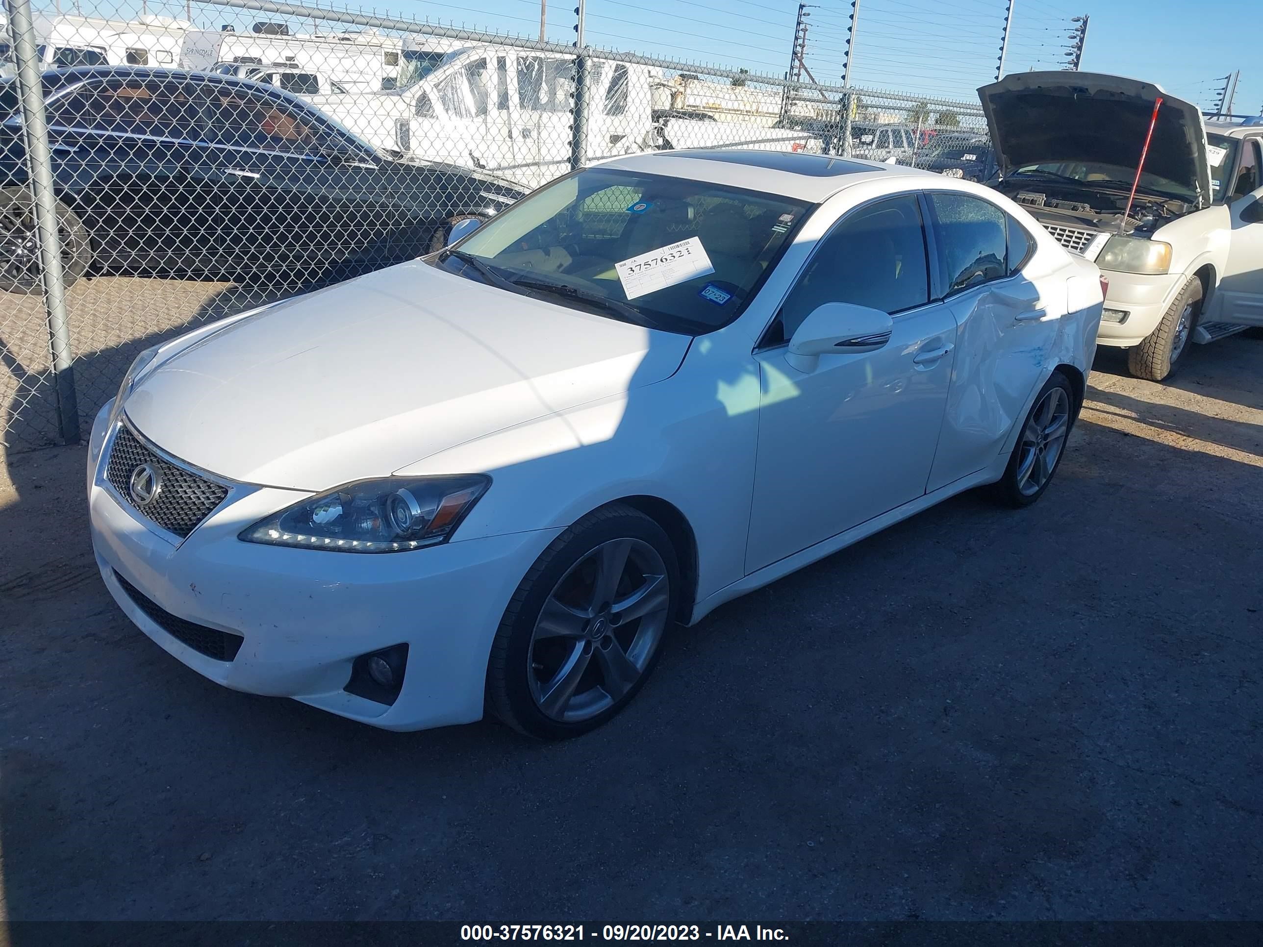 Photo 1 VIN: JTHBF5C24C5168943 - LEXUS IS 