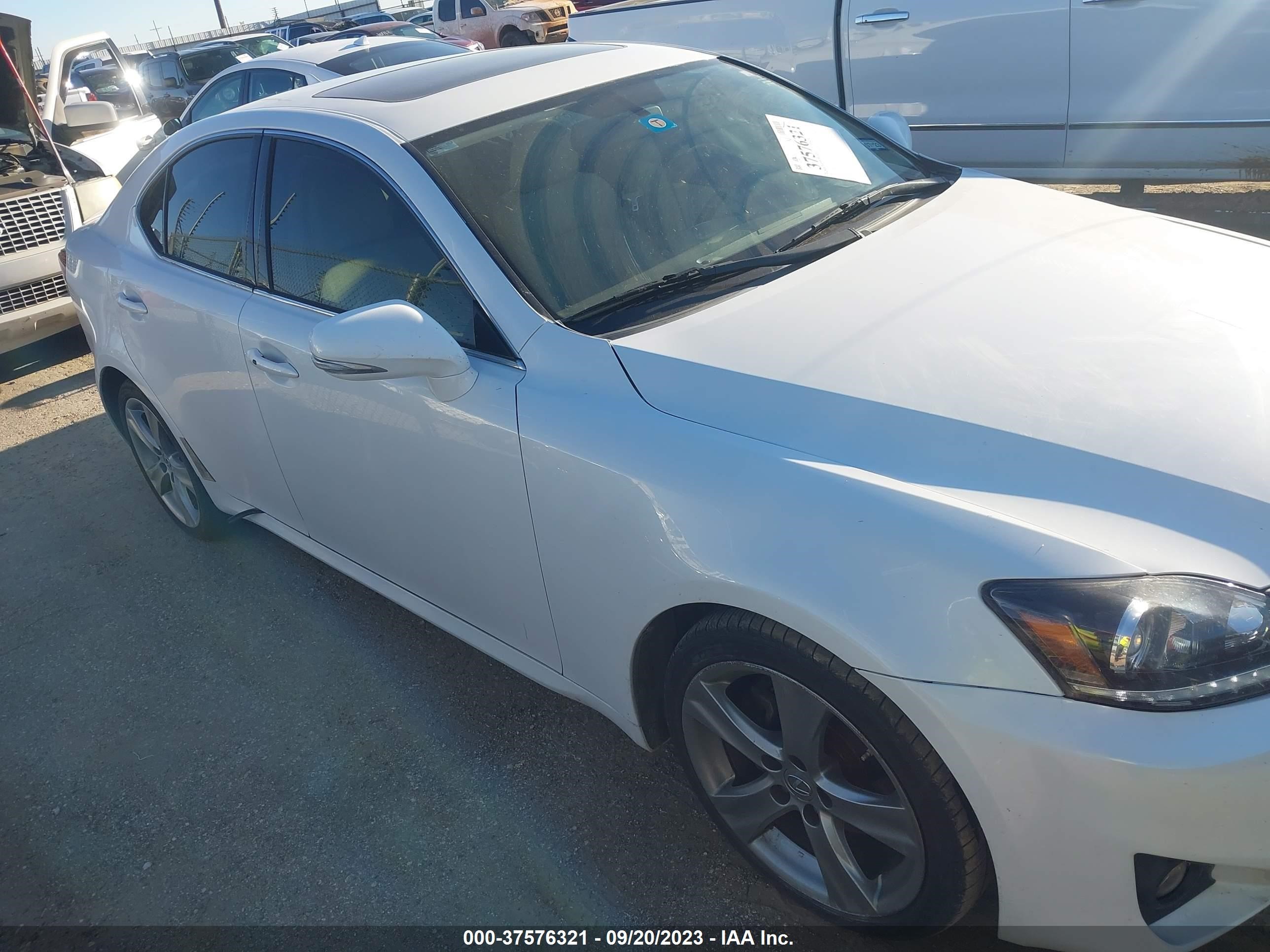 Photo 12 VIN: JTHBF5C24C5168943 - LEXUS IS 