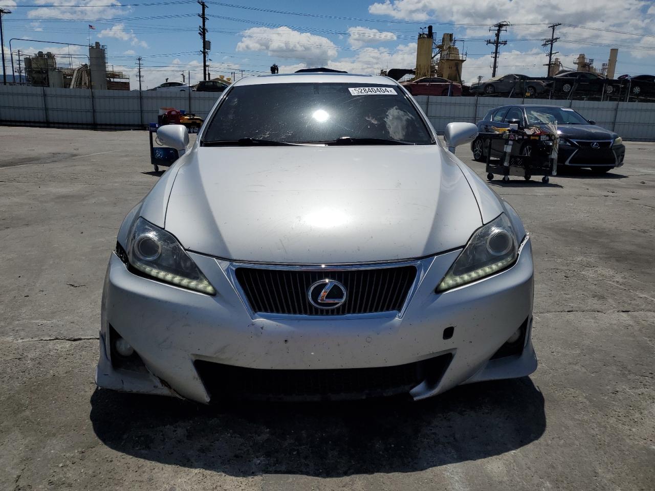 Photo 4 VIN: JTHBF5C25B5152829 - LEXUS IS 