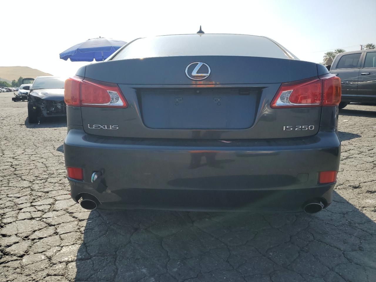 Photo 5 VIN: JTHBF5C26A5113987 - LEXUS IS 