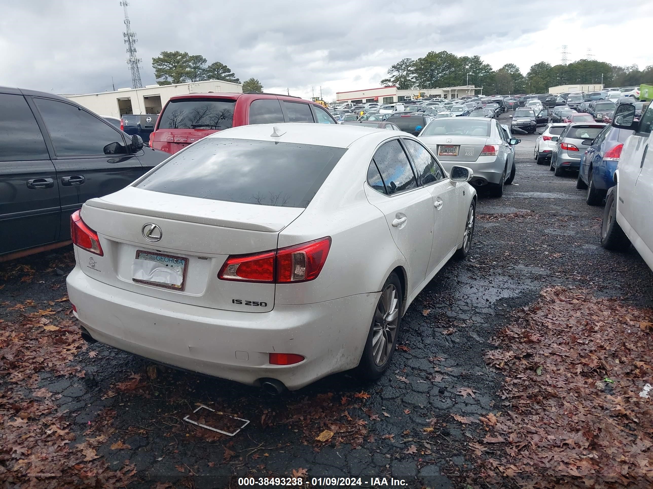 Photo 4 VIN: JTHBF5C26B5140415 - LEXUS IS 