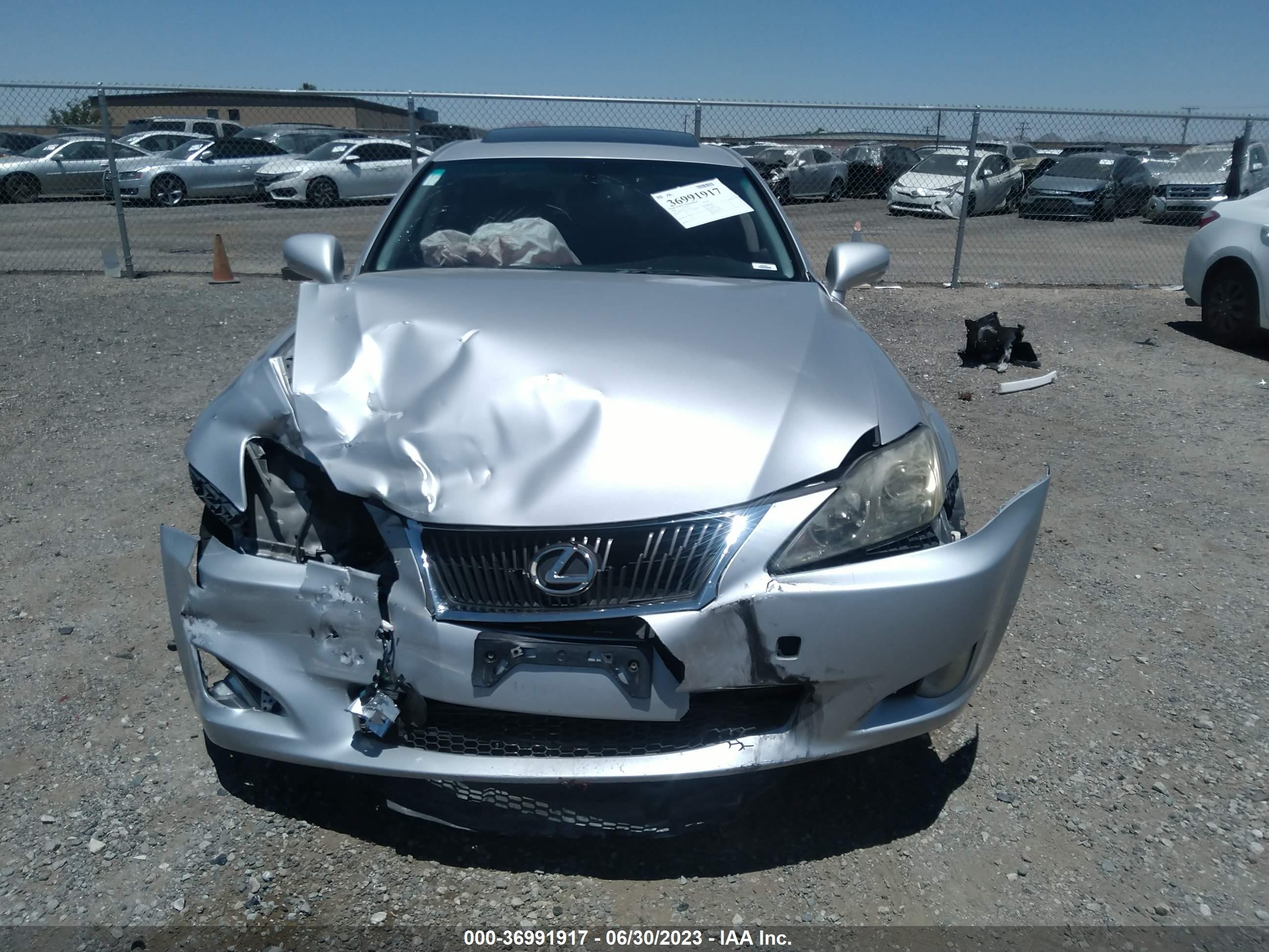 Photo 10 VIN: JTHBF5C29A5117354 - LEXUS IS 