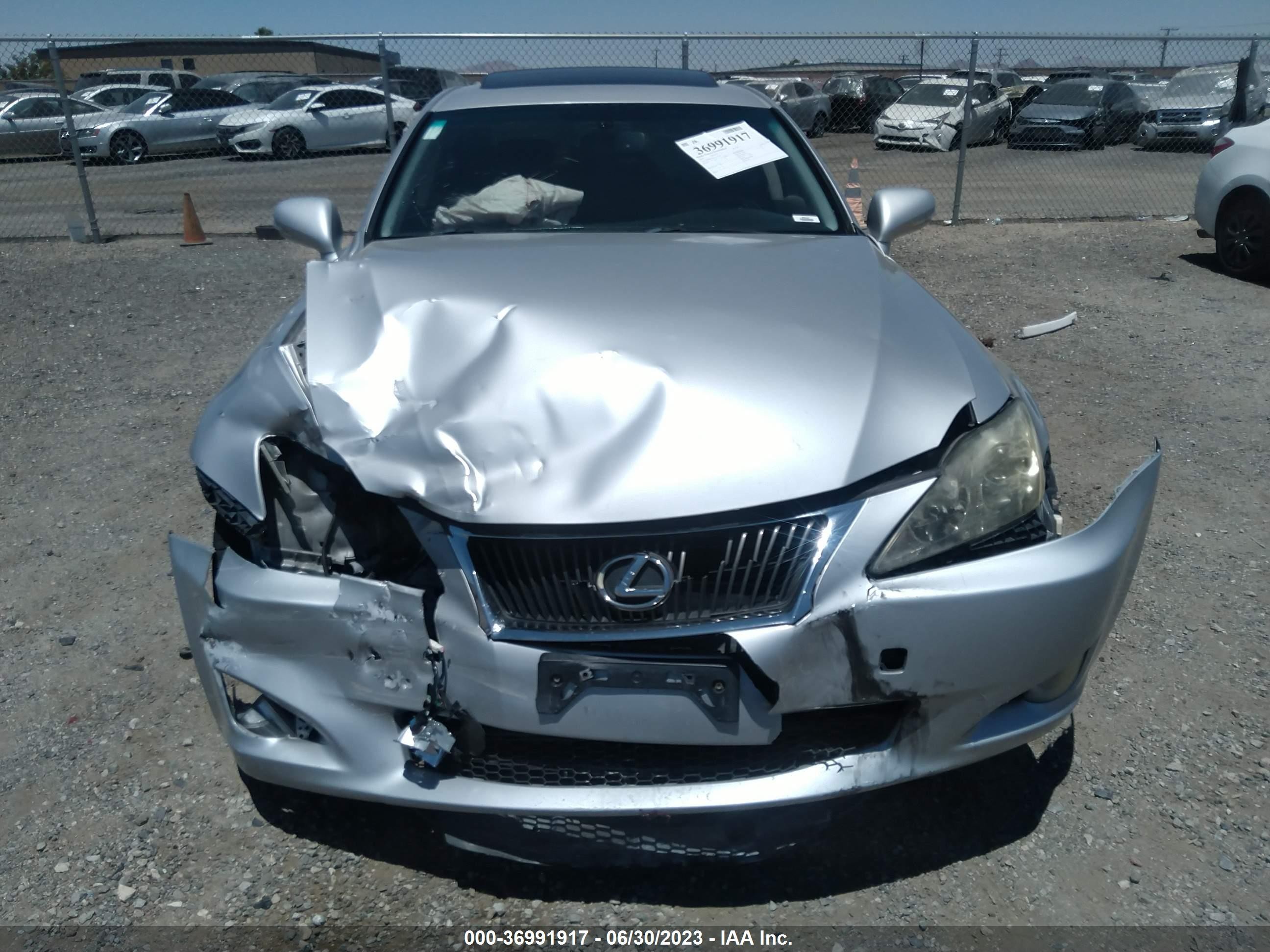 Photo 5 VIN: JTHBF5C29A5117354 - LEXUS IS 