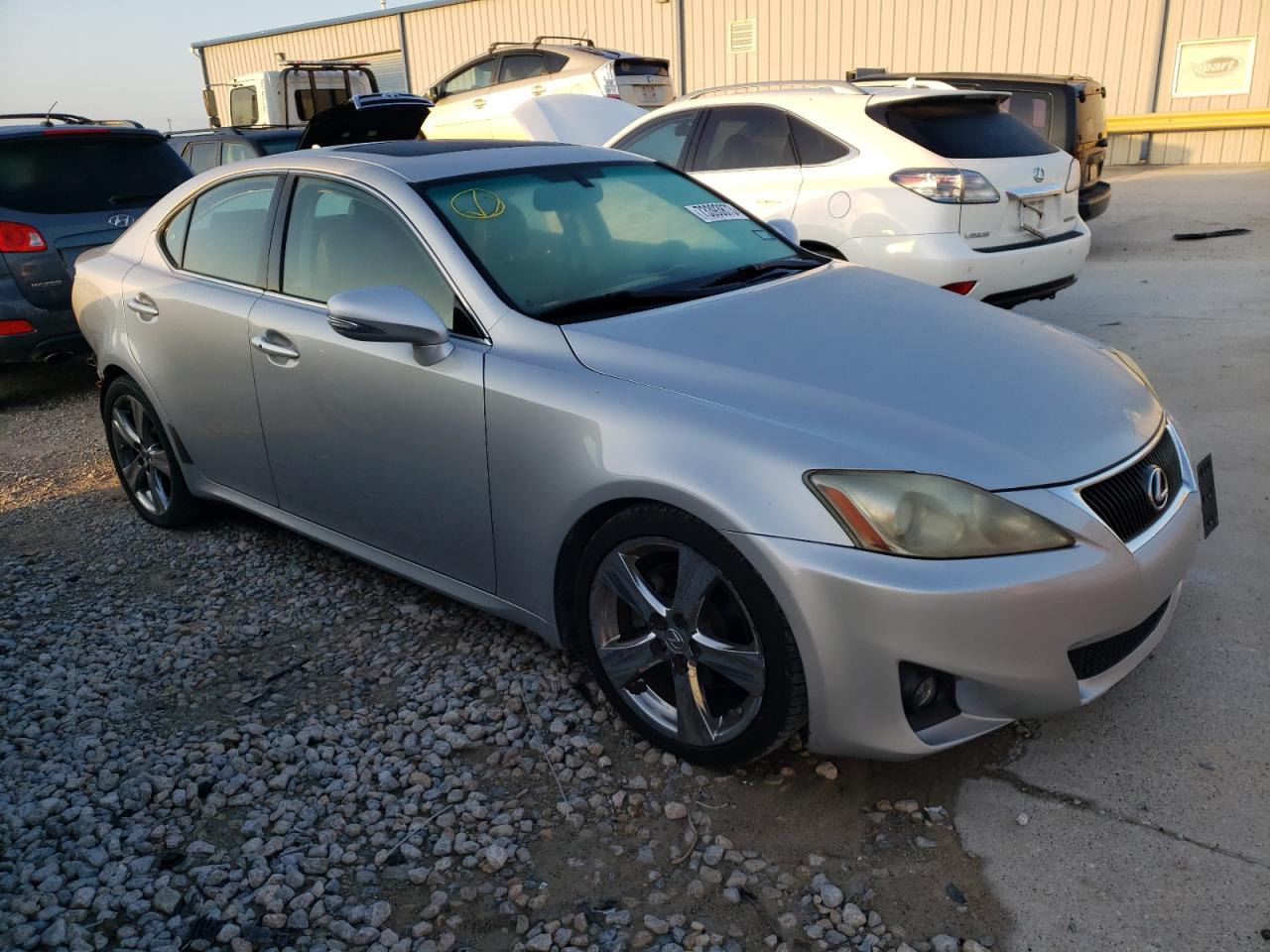 Photo 3 VIN: JTHBF5C29B5137802 - LEXUS IS 