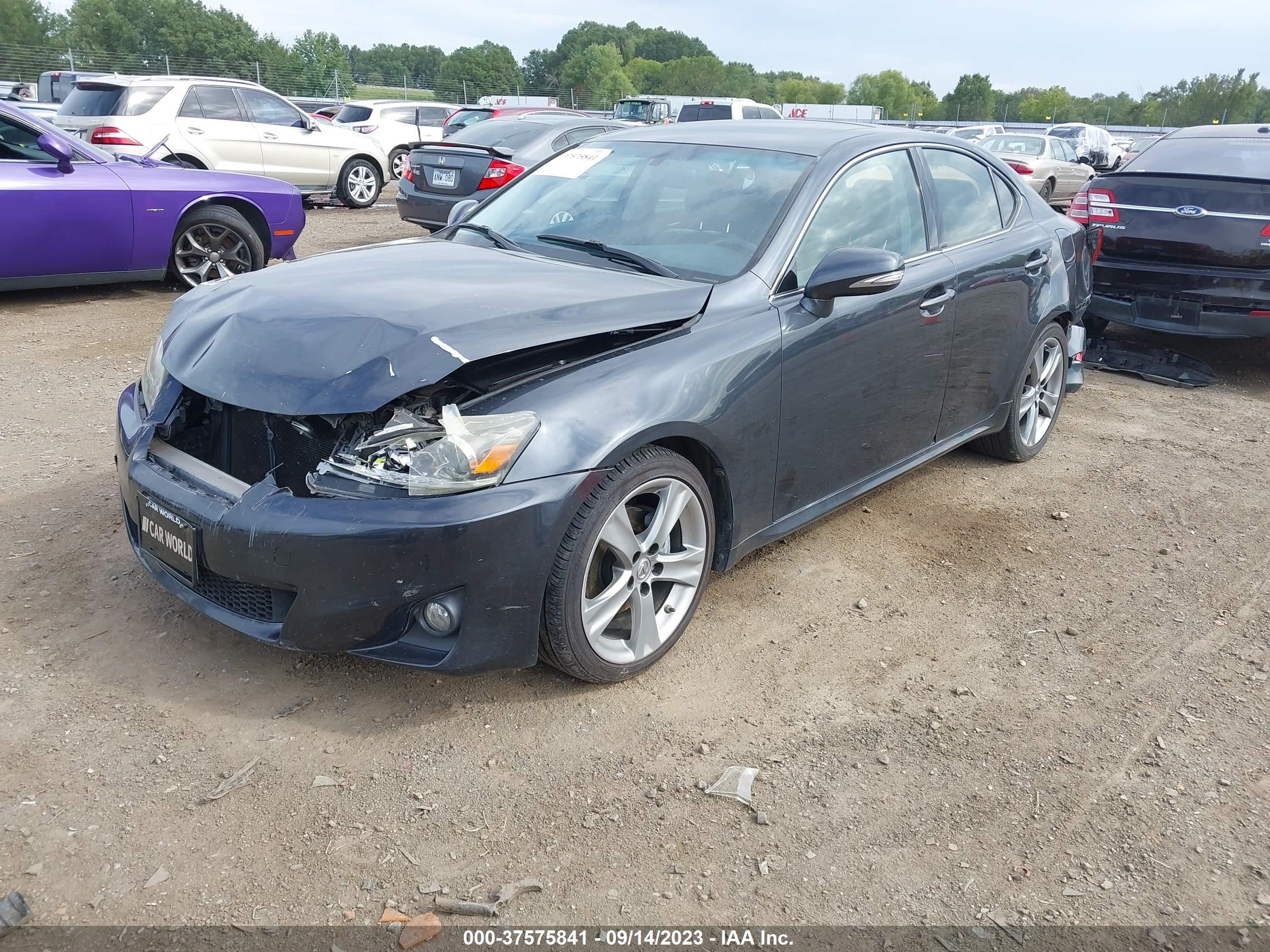 Photo 1 VIN: JTHBF5C29B5139873 - LEXUS IS 