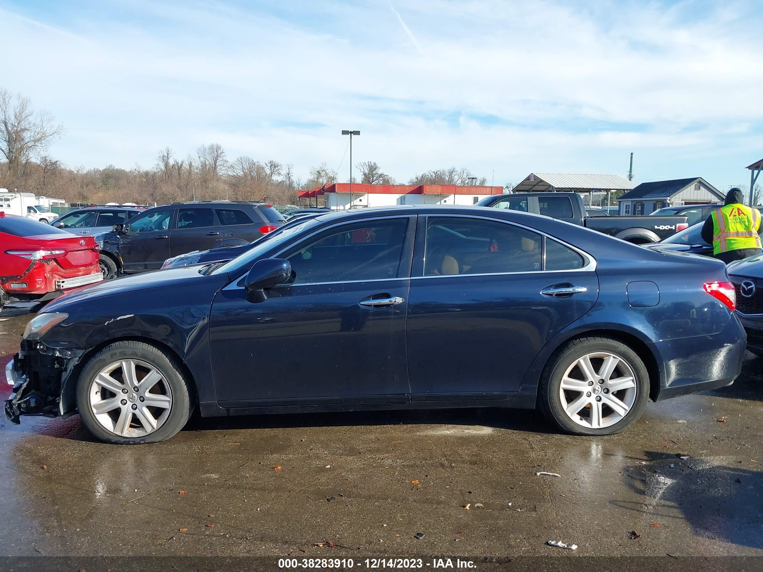 Photo 13 VIN: JTHBJ46G072018819 - LEXUS ES 